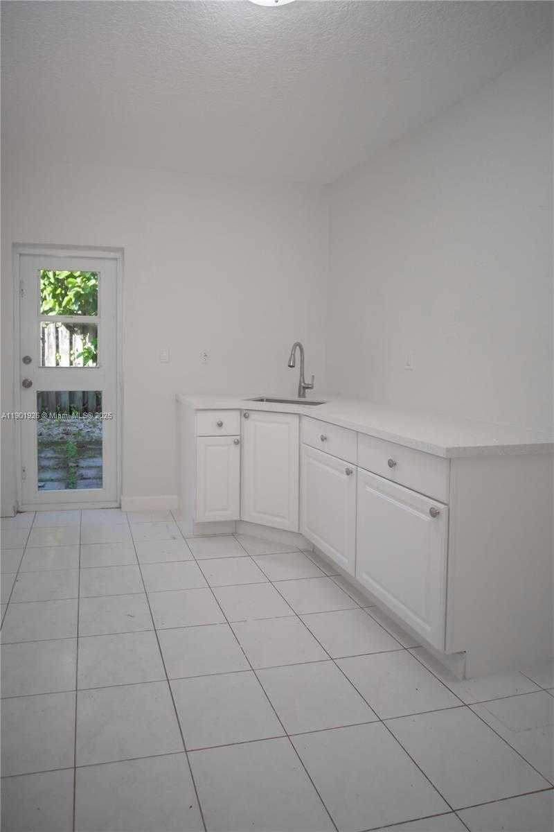 Small Image of 15002 SOUTH WEST 67TH LN, Miami Number 8