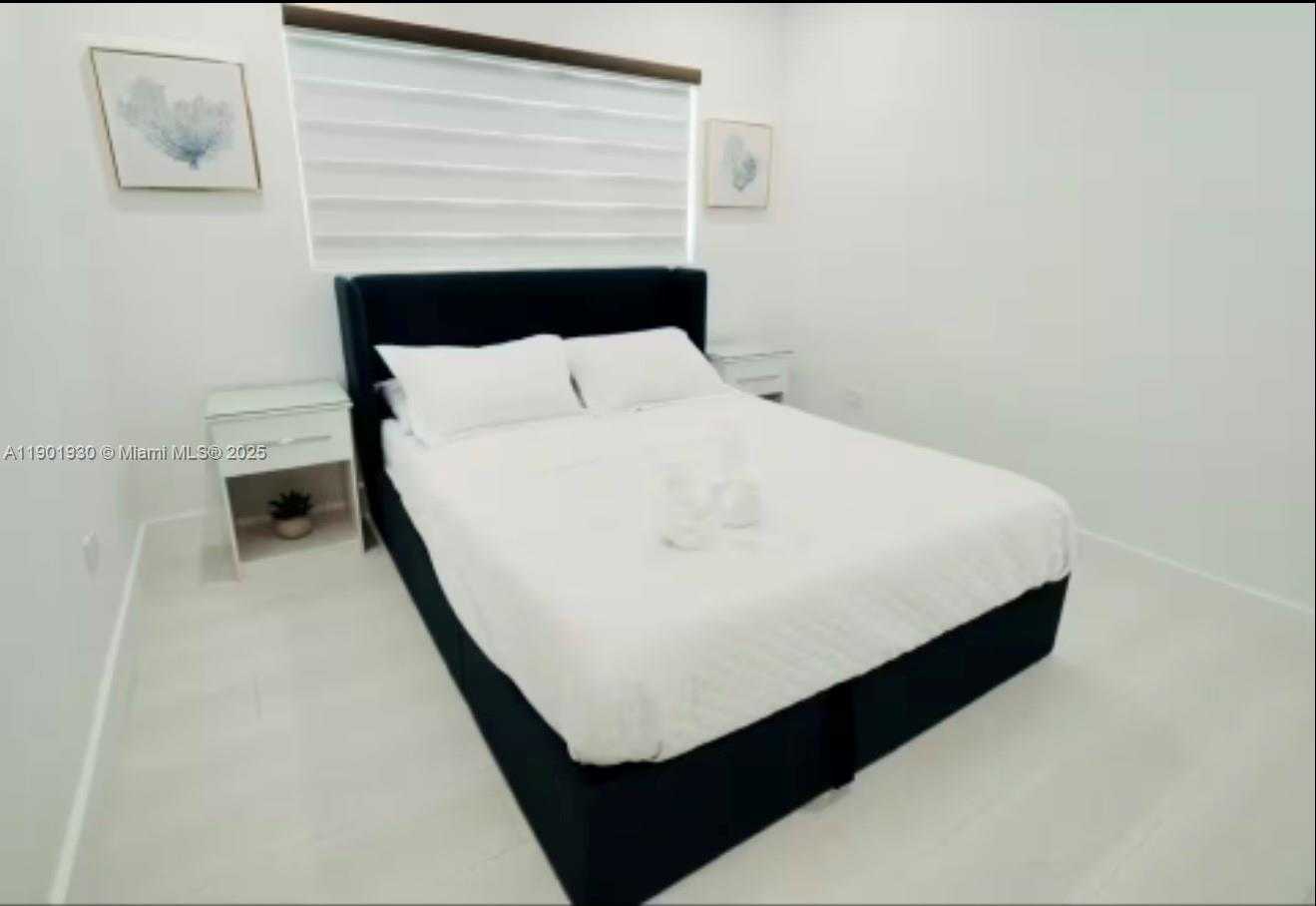 Small Image of 2133 YELLOWTAIL AVE, Marathon Number 12