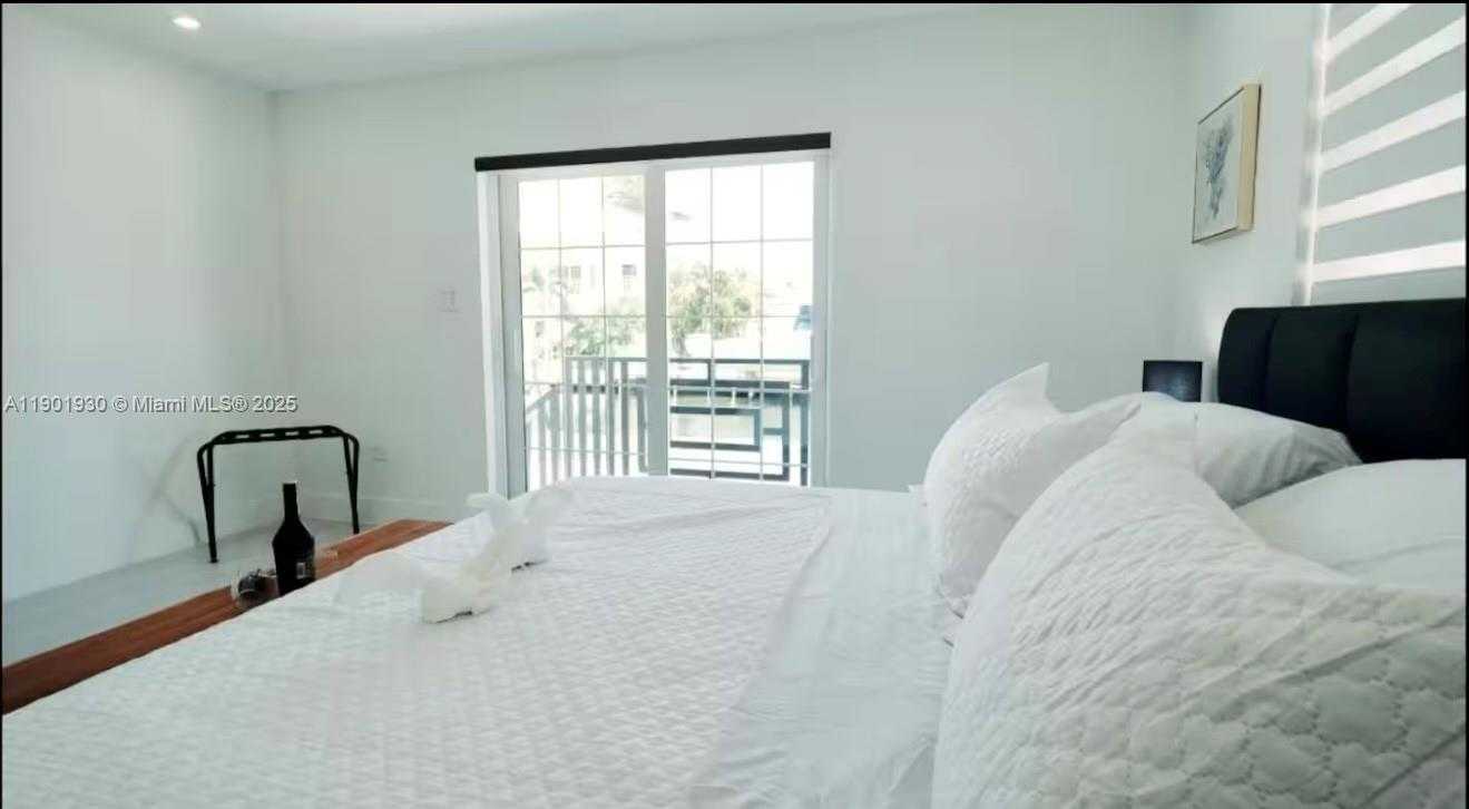 Small Image of 2133 YELLOWTAIL AVE, Marathon Number 15