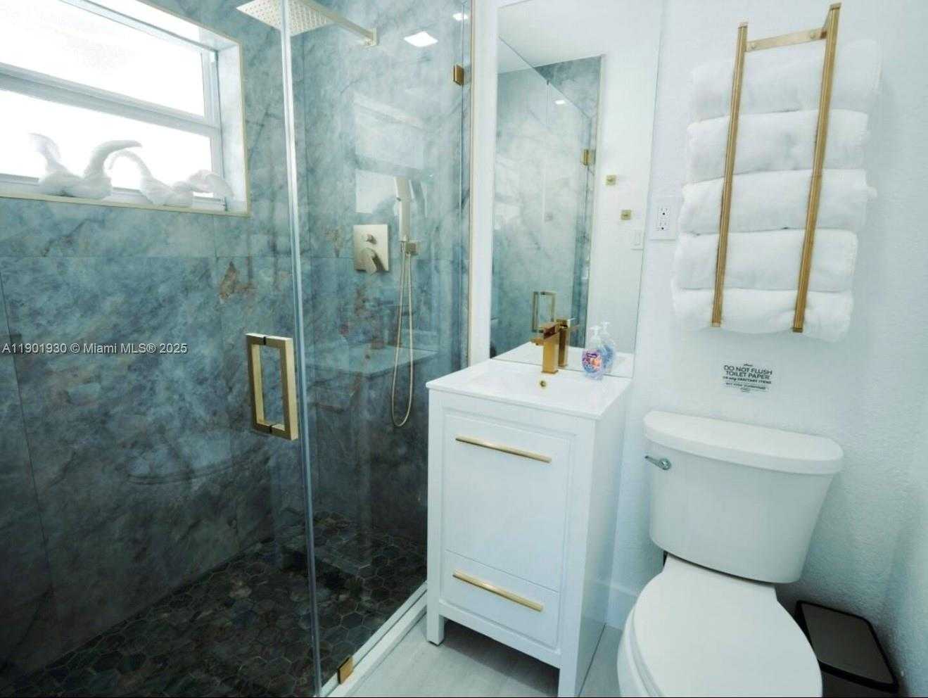 Small Image of 2133 YELLOWTAIL AVE, Marathon Number 17