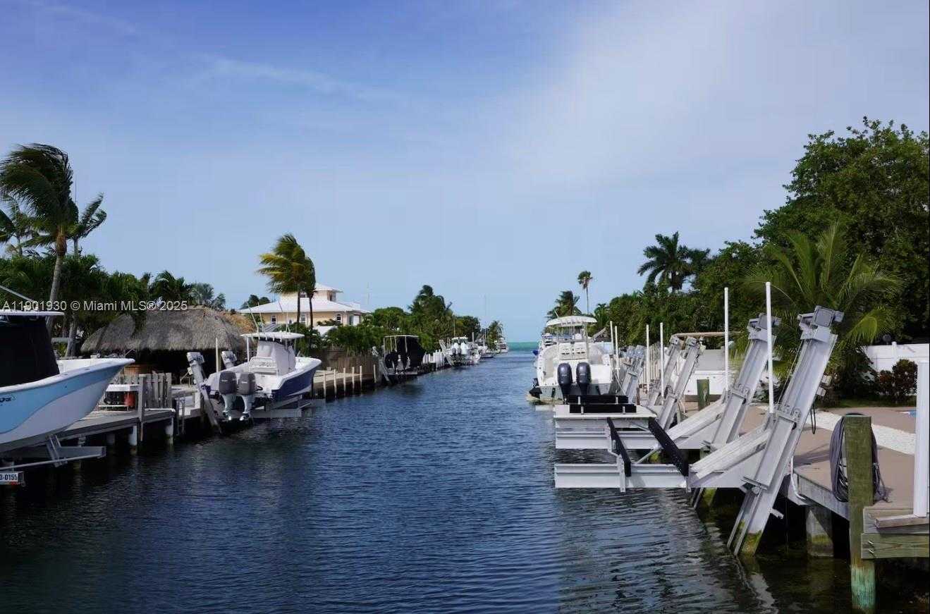 Small Image of 2133 YELLOWTAIL AVE, Marathon Number 2