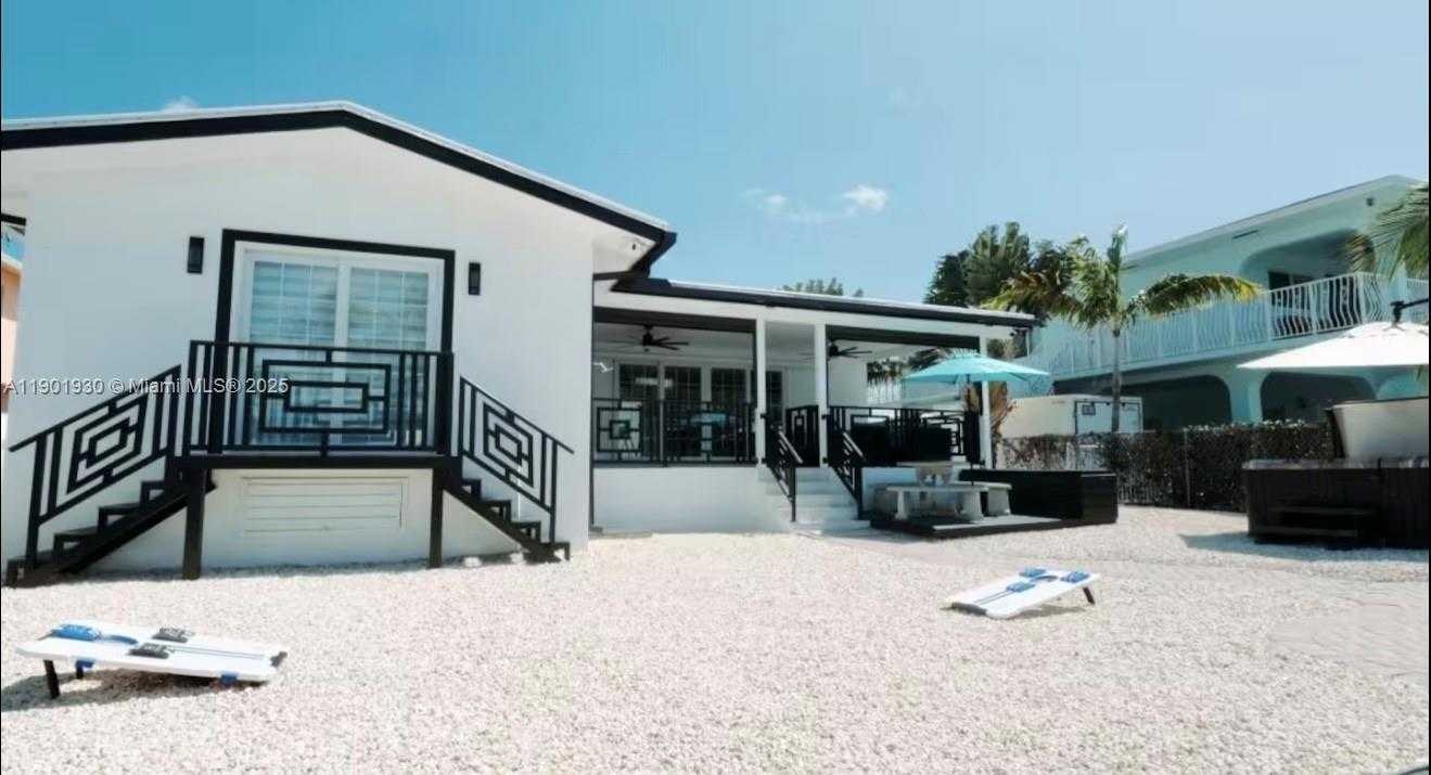 Small Image of 2133 YELLOWTAIL AVE, Marathon Number 20