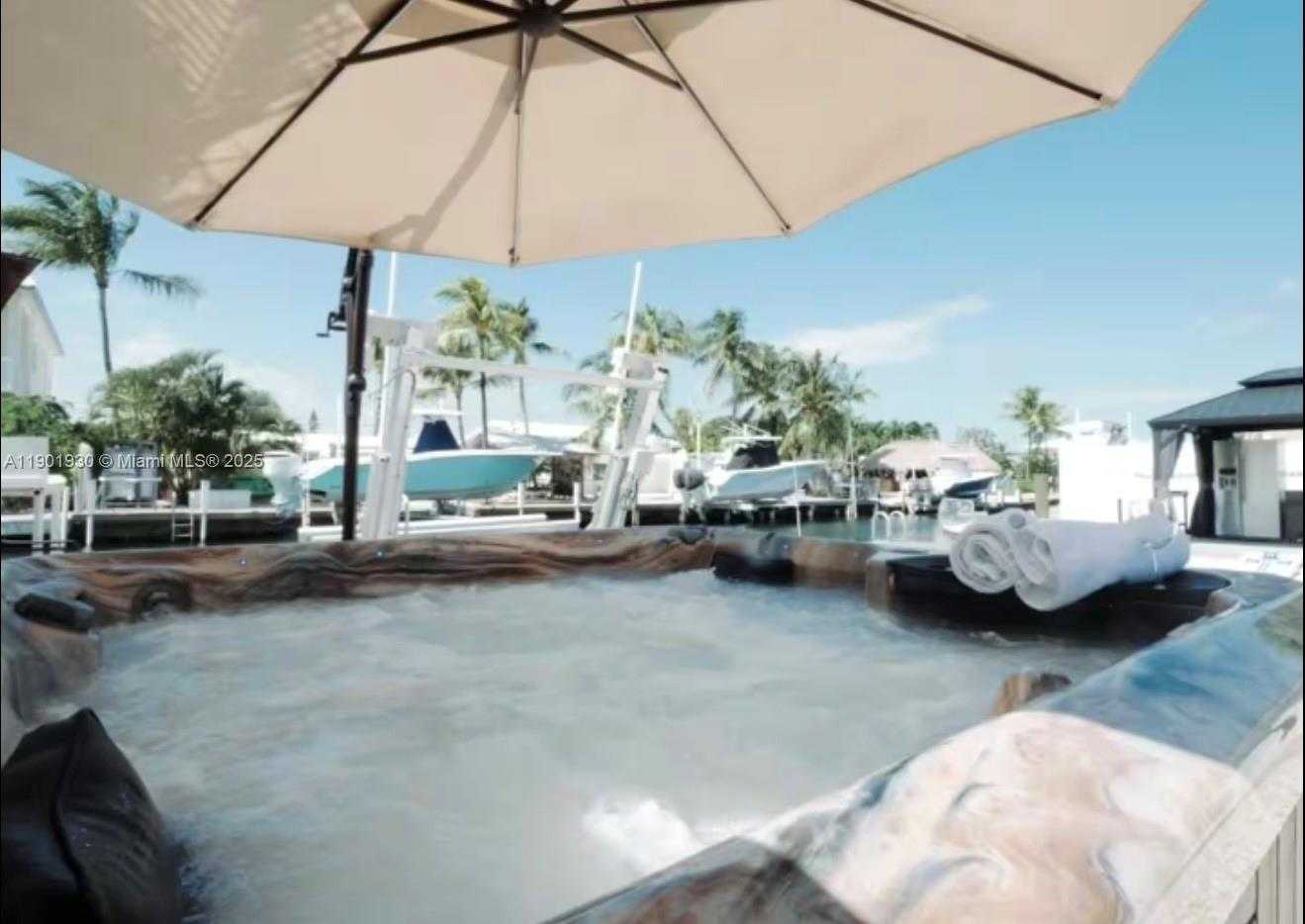 Small Image of 2133 YELLOWTAIL AVE, Marathon Number 5