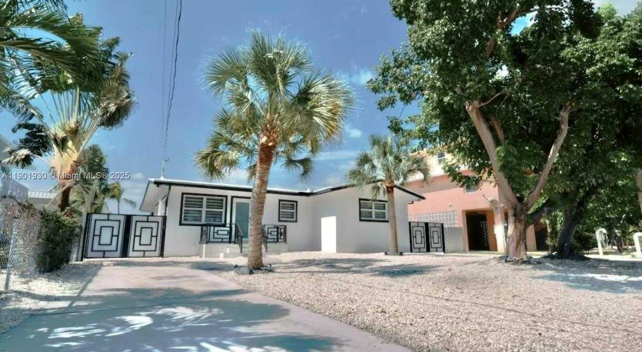 Small Image of 2133 YELLOWTAIL AVE, Marathon Number 6