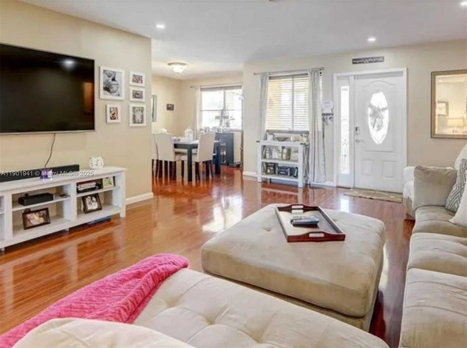 Small Image of 8520 NORTH WEST 10TH ST, Pembroke Pines Number 4