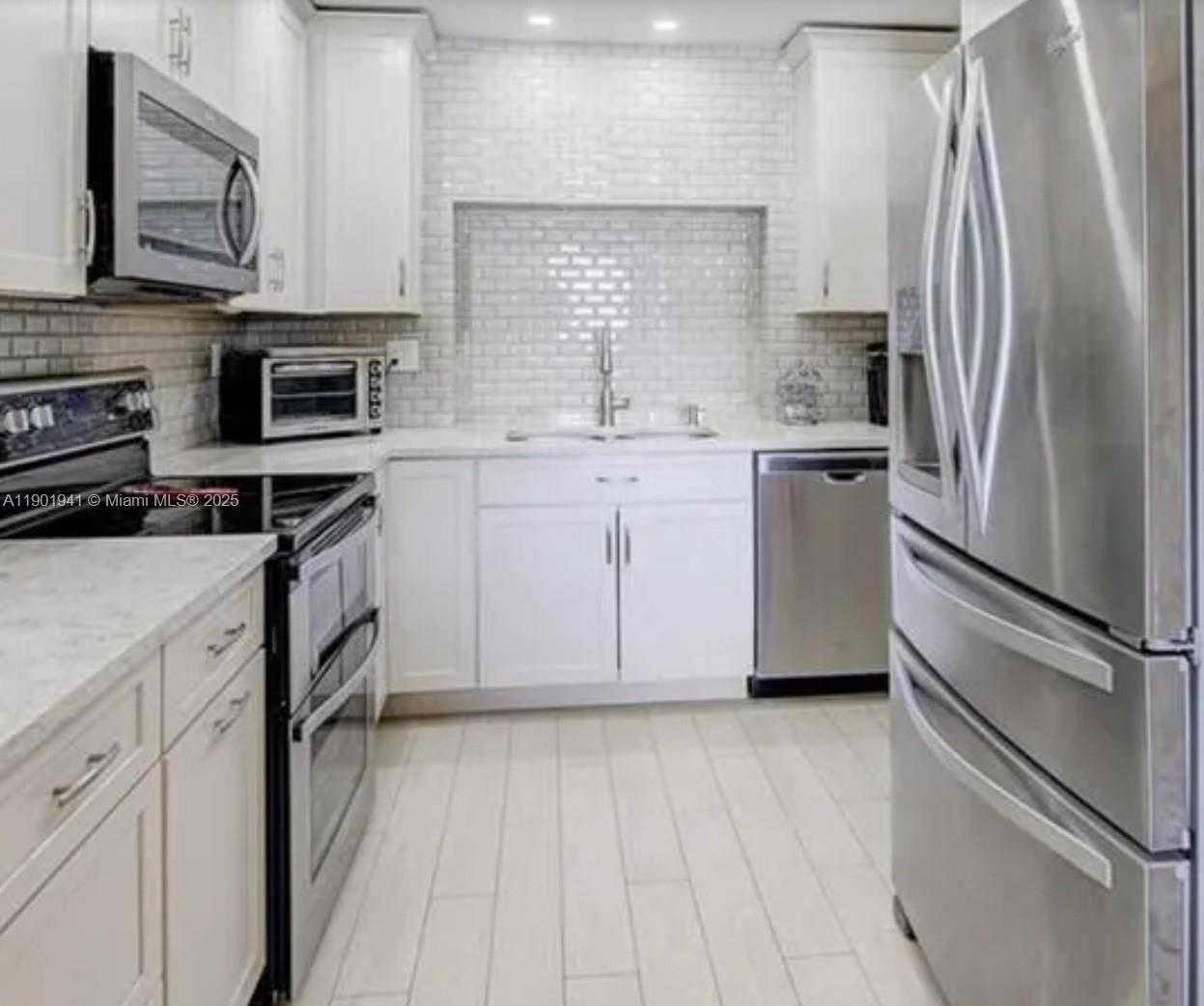 Small Image of 8520 NORTH WEST 10TH ST, Pembroke Pines Number 5