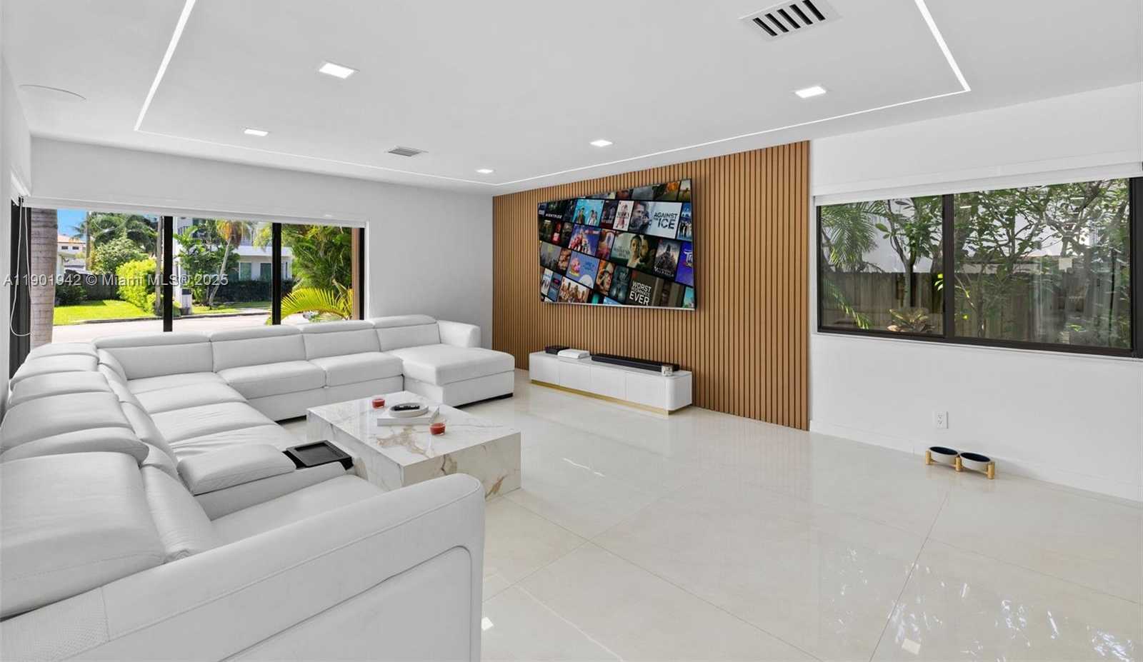 Small Image of 1117 ADAMS ST, Hollywood Number 6