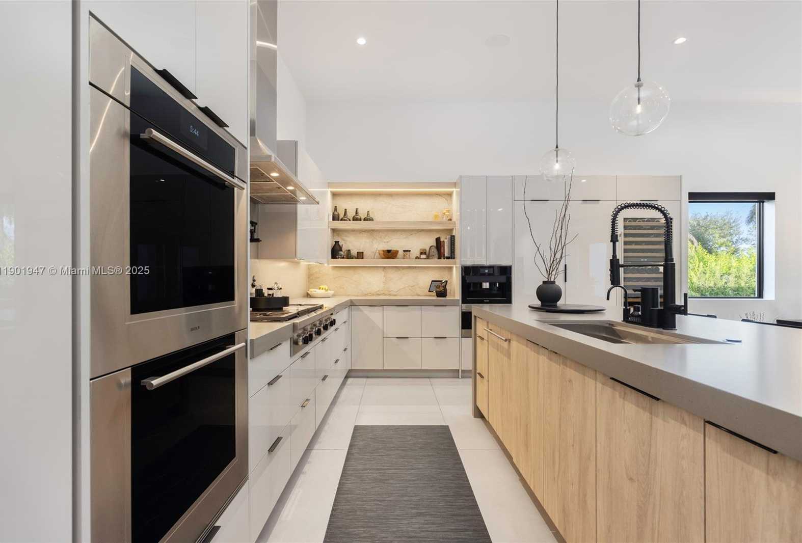 Small Image of 14940 SOUTH WEST 16TH CT, Davie Number 13