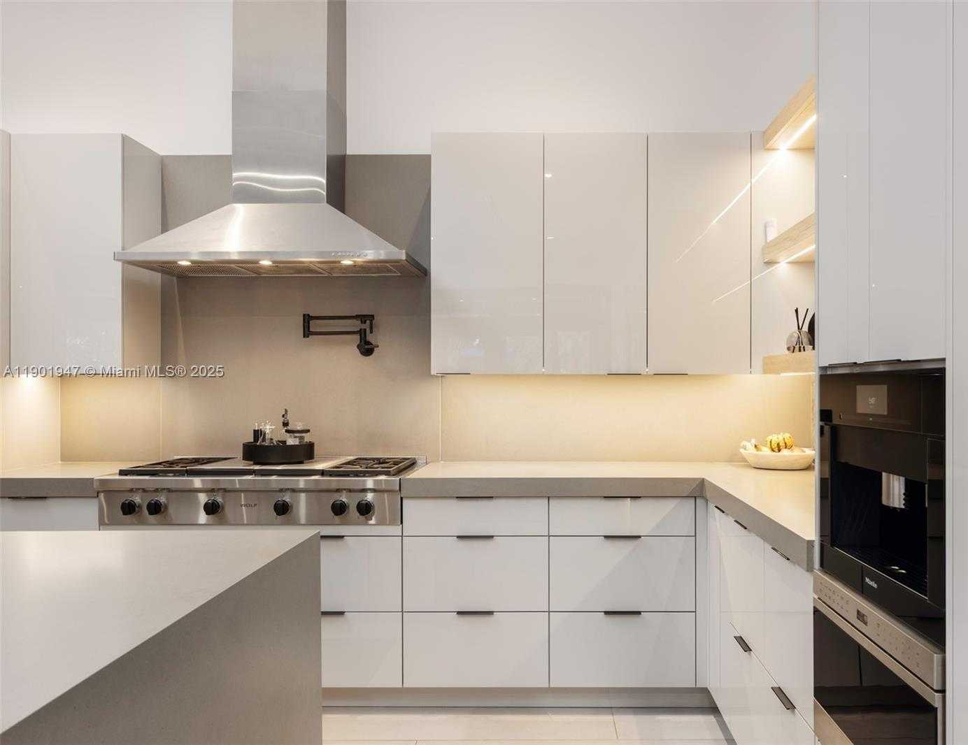 Small Image of 14940 SOUTH WEST 16TH CT, Davie Number 14