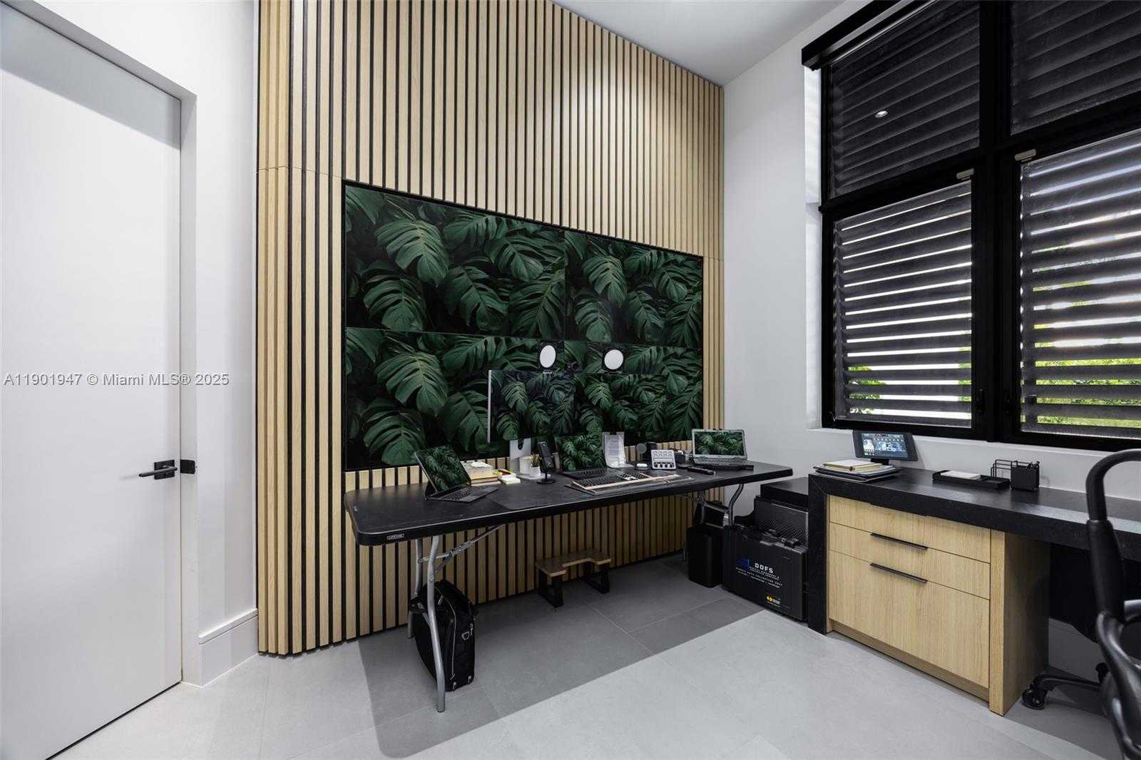 Small Image of 14940 SOUTH WEST 16TH CT, Davie Number 24