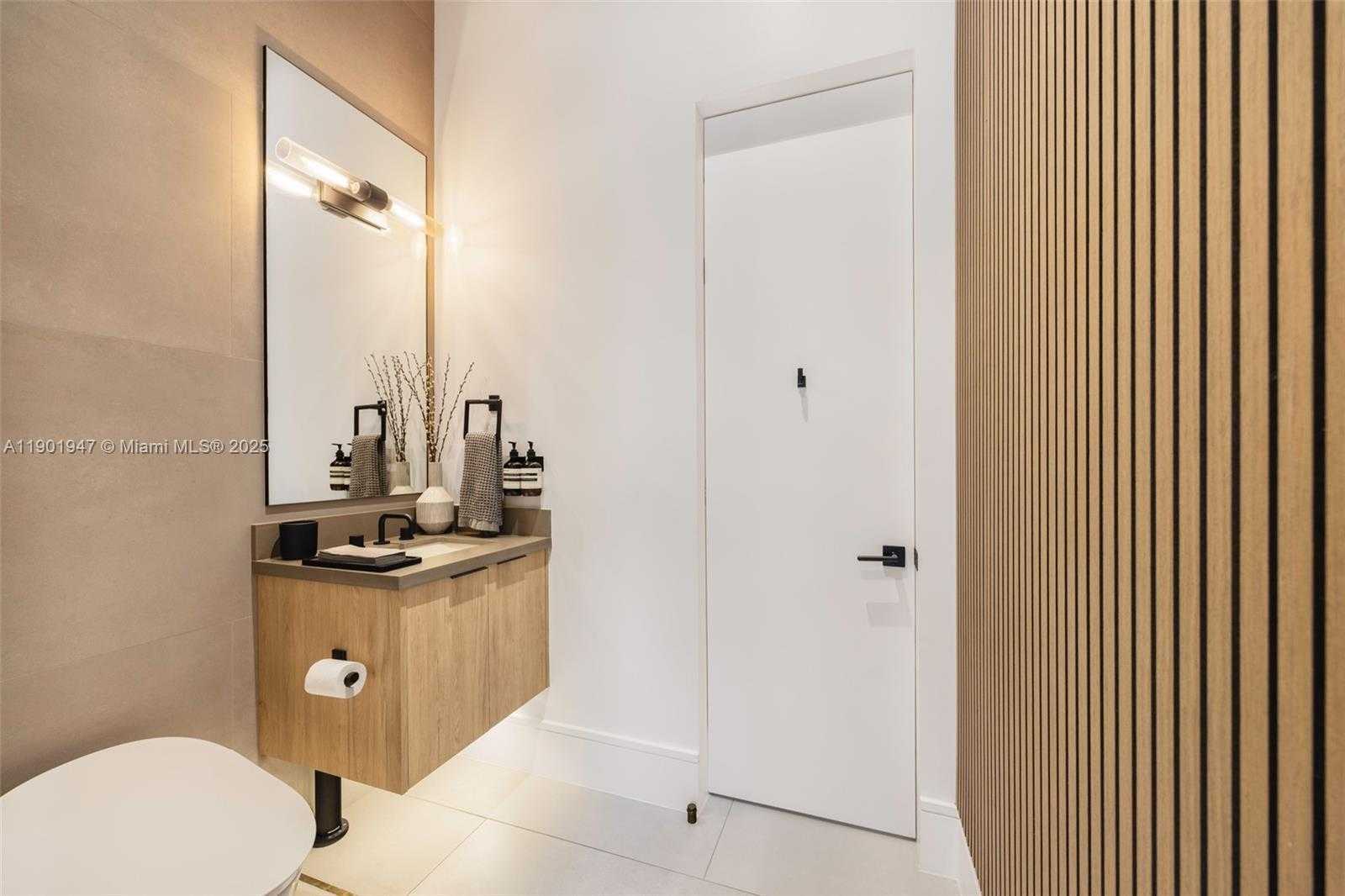 Small Image of 14940 SOUTH WEST 16TH CT, Davie Number 28