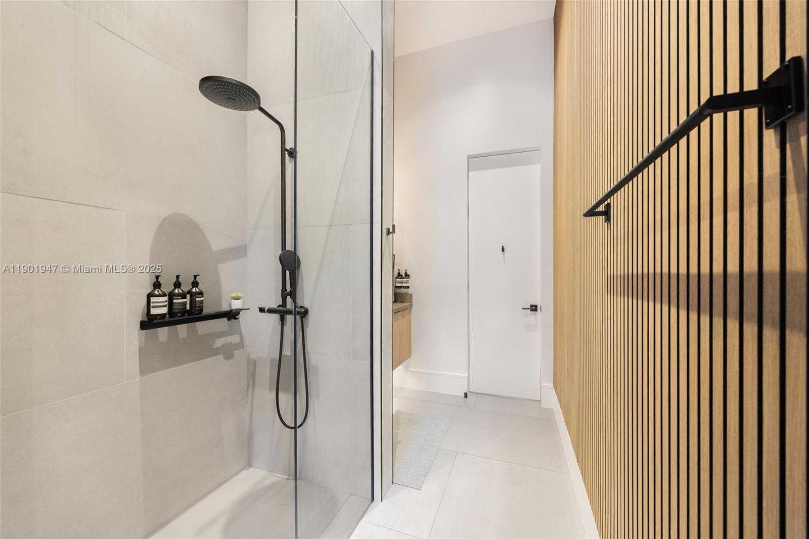 Small Image of 14940 SOUTH WEST 16TH CT, Davie Number 29