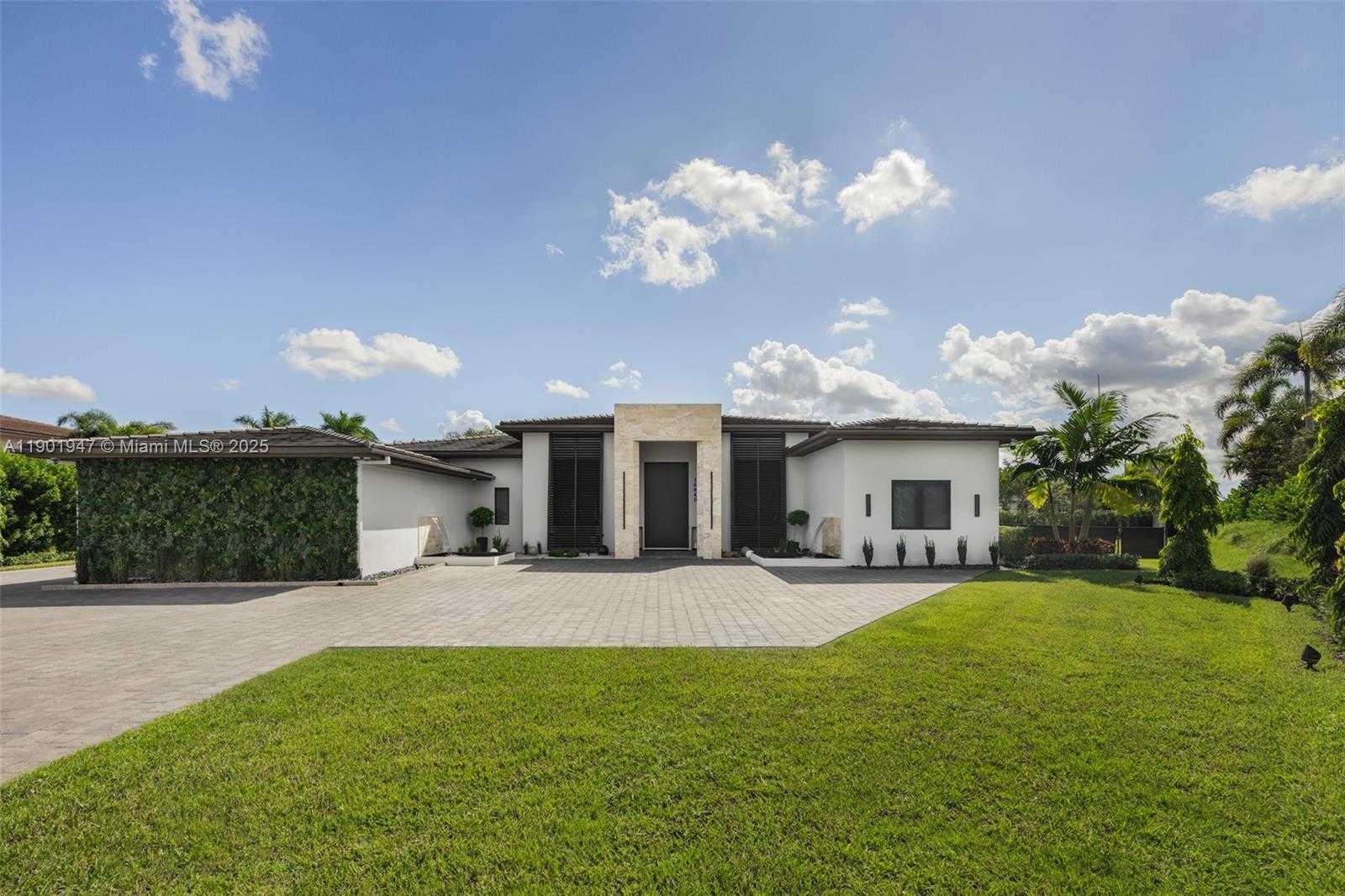 Small Image of 14940 SOUTH WEST 16TH CT, Davie Number 3