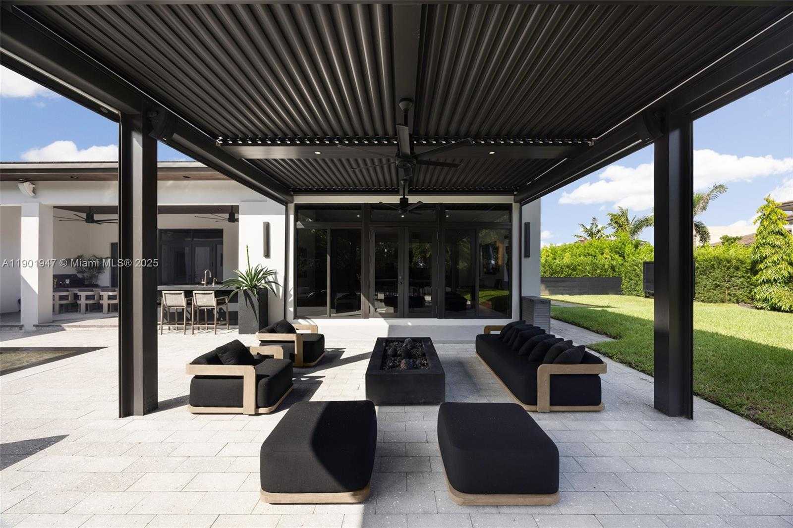 Small Image of 14940 SOUTH WEST 16TH CT, Davie Number 38