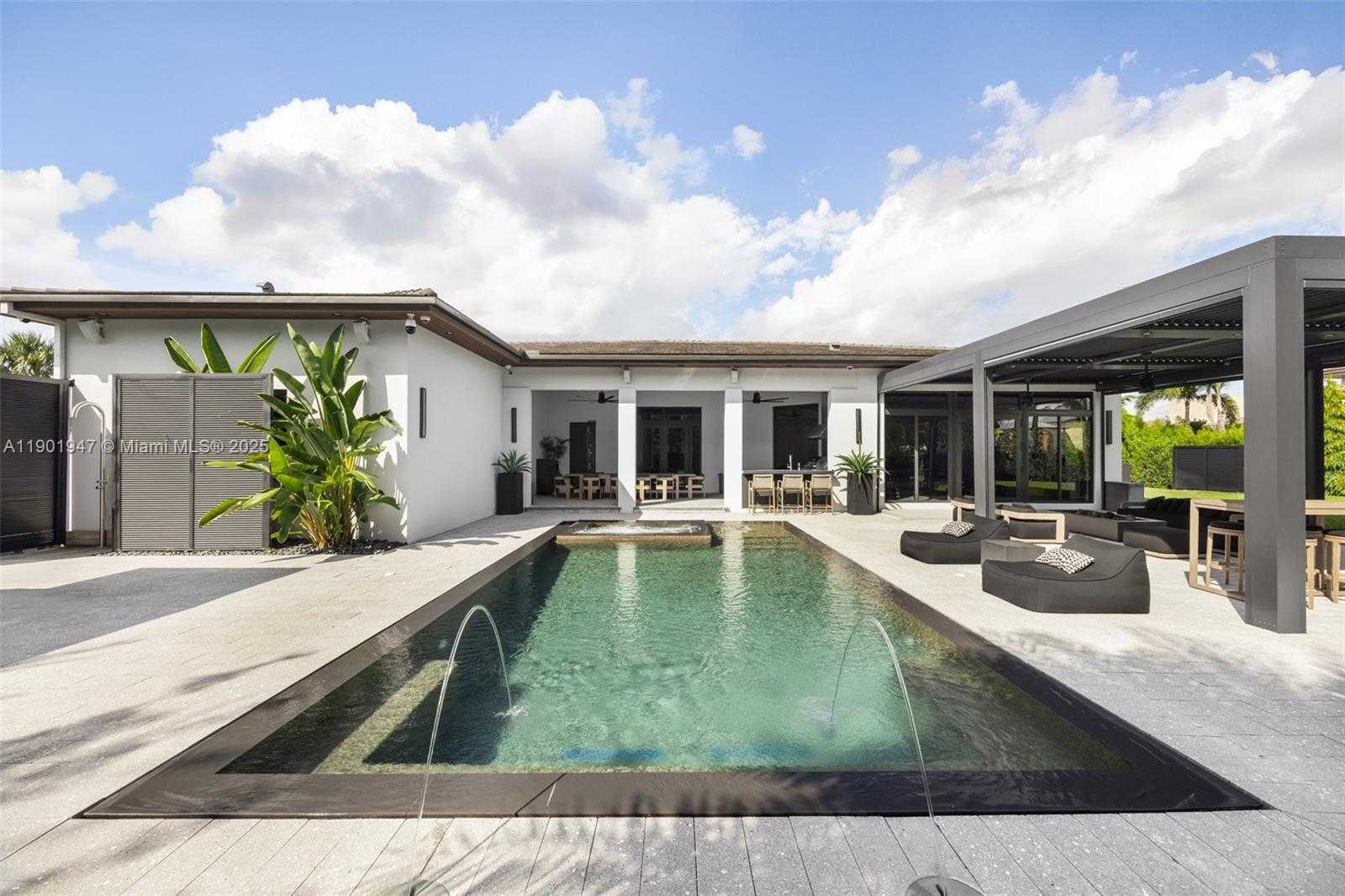 Small Image of 14940 SOUTH WEST 16TH CT, Davie Number 49