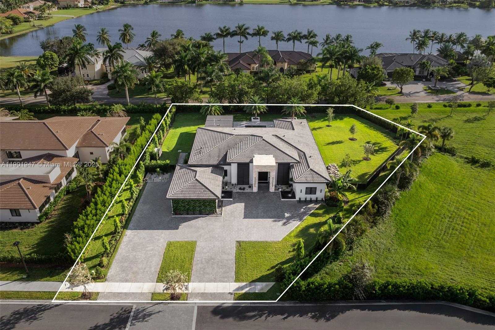 Small Image of 14940 SOUTH WEST 16TH CT, Davie Number 54