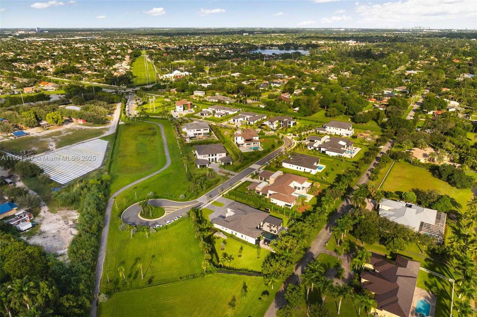 Small Image of 14940 SOUTH WEST 16TH CT, Davie Number 61