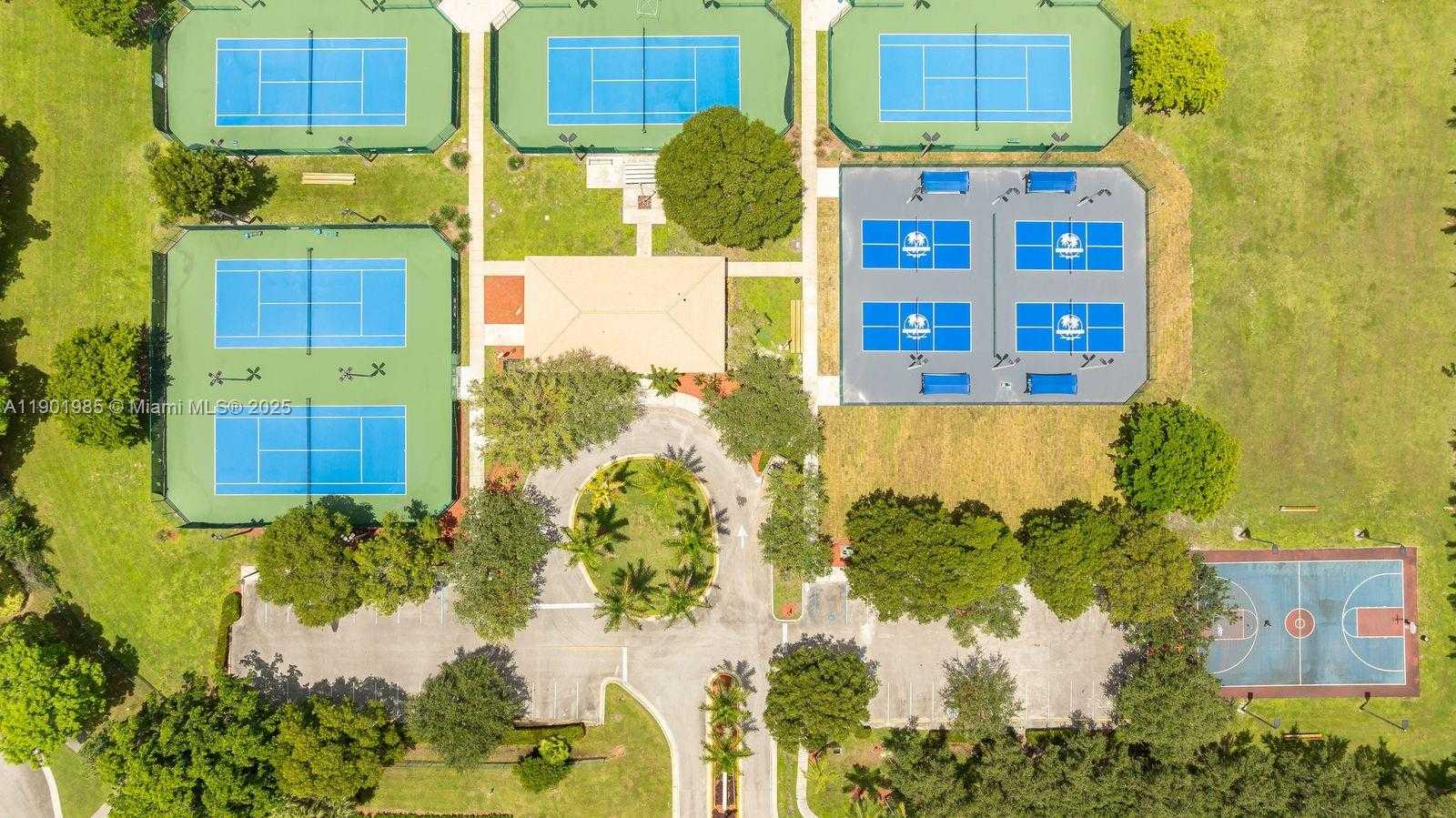 Small Image of 17933 SOUTH WEST 35TH CT, Miramar Number 66