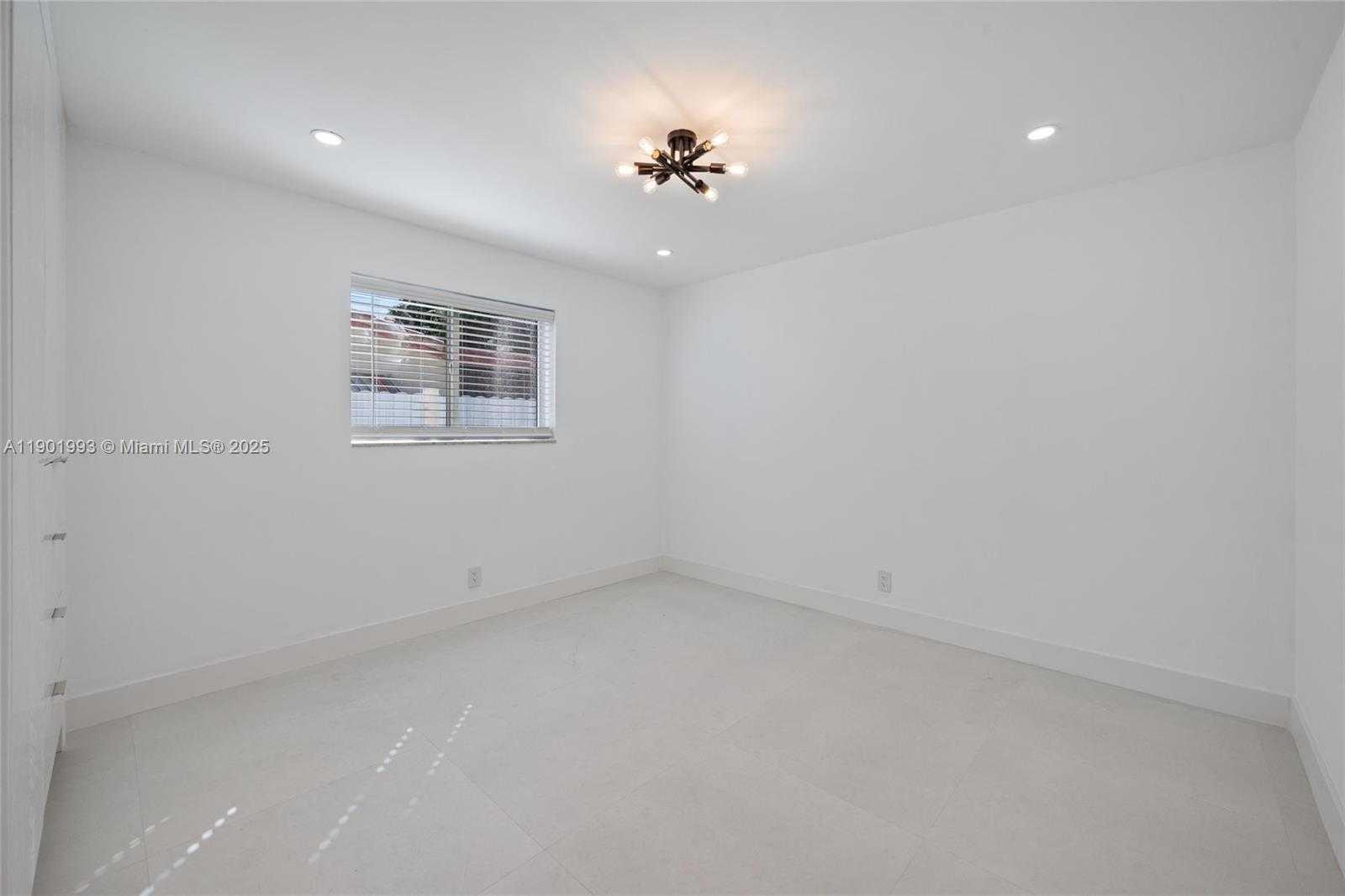 Small Image of 5512 GRANT ST, Hollywood Number 19