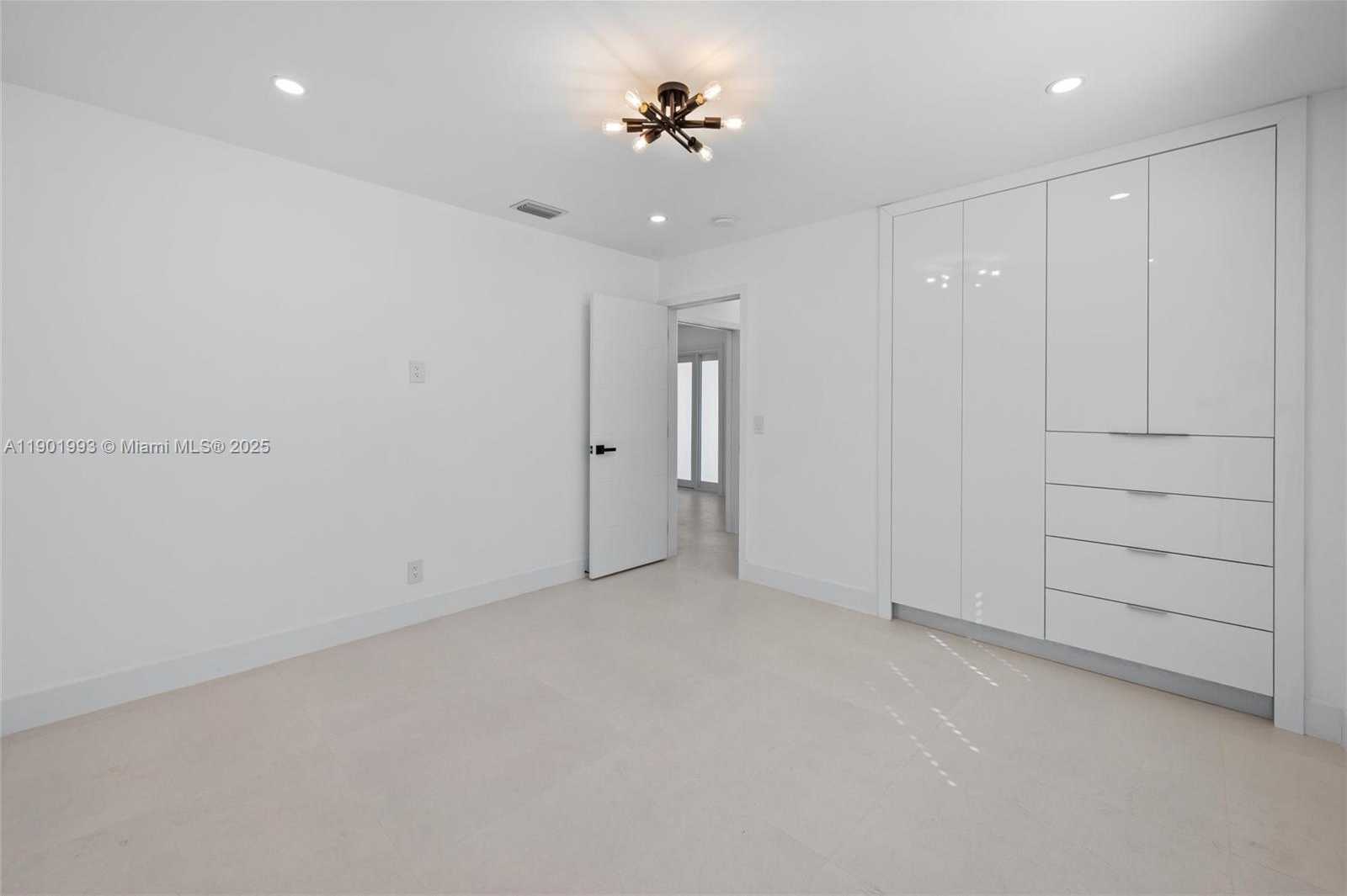 Small Image of 5512 GRANT ST, Hollywood Number 20