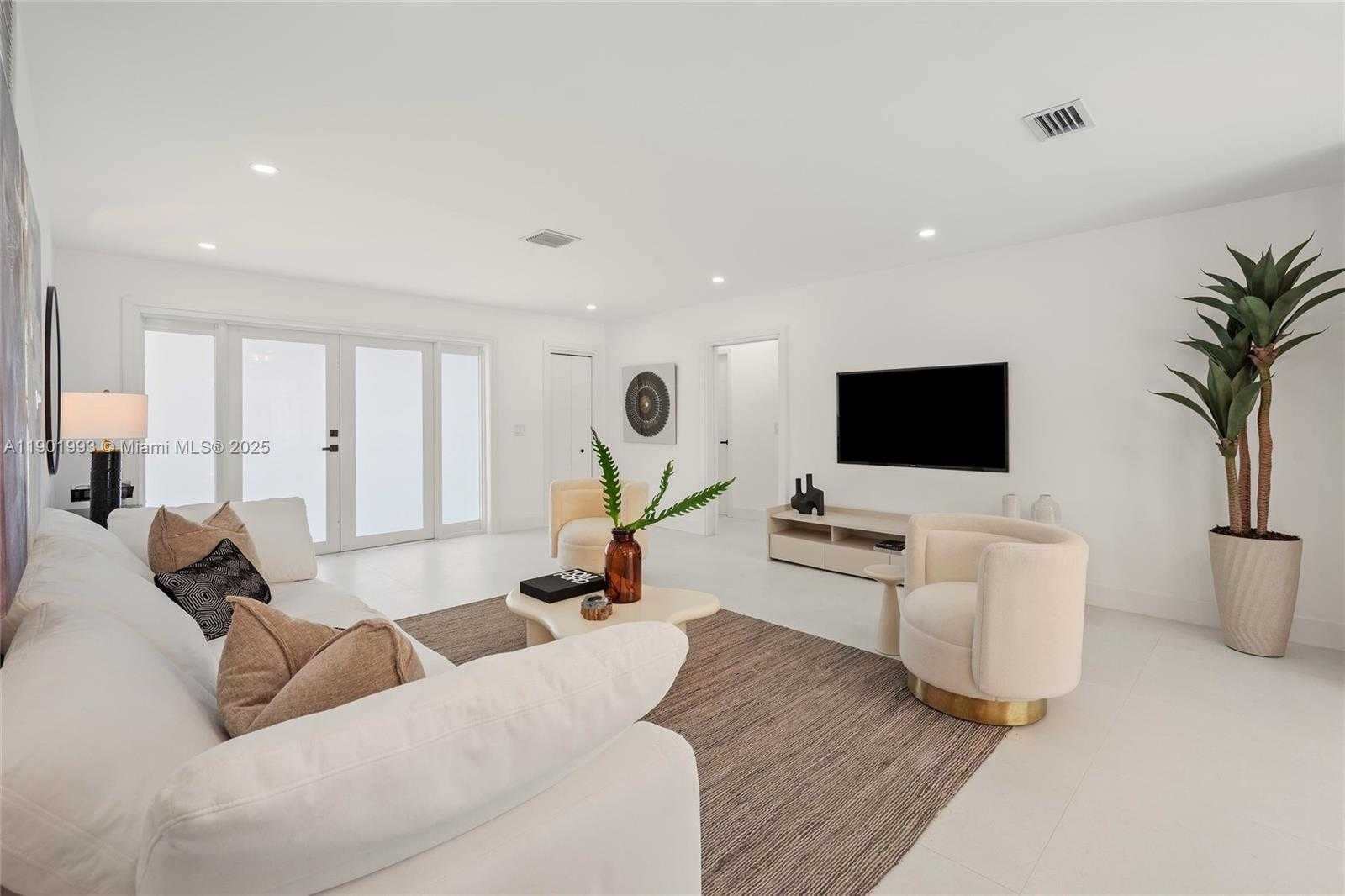 Small Image of 5512 GRANT ST, Hollywood Number 6