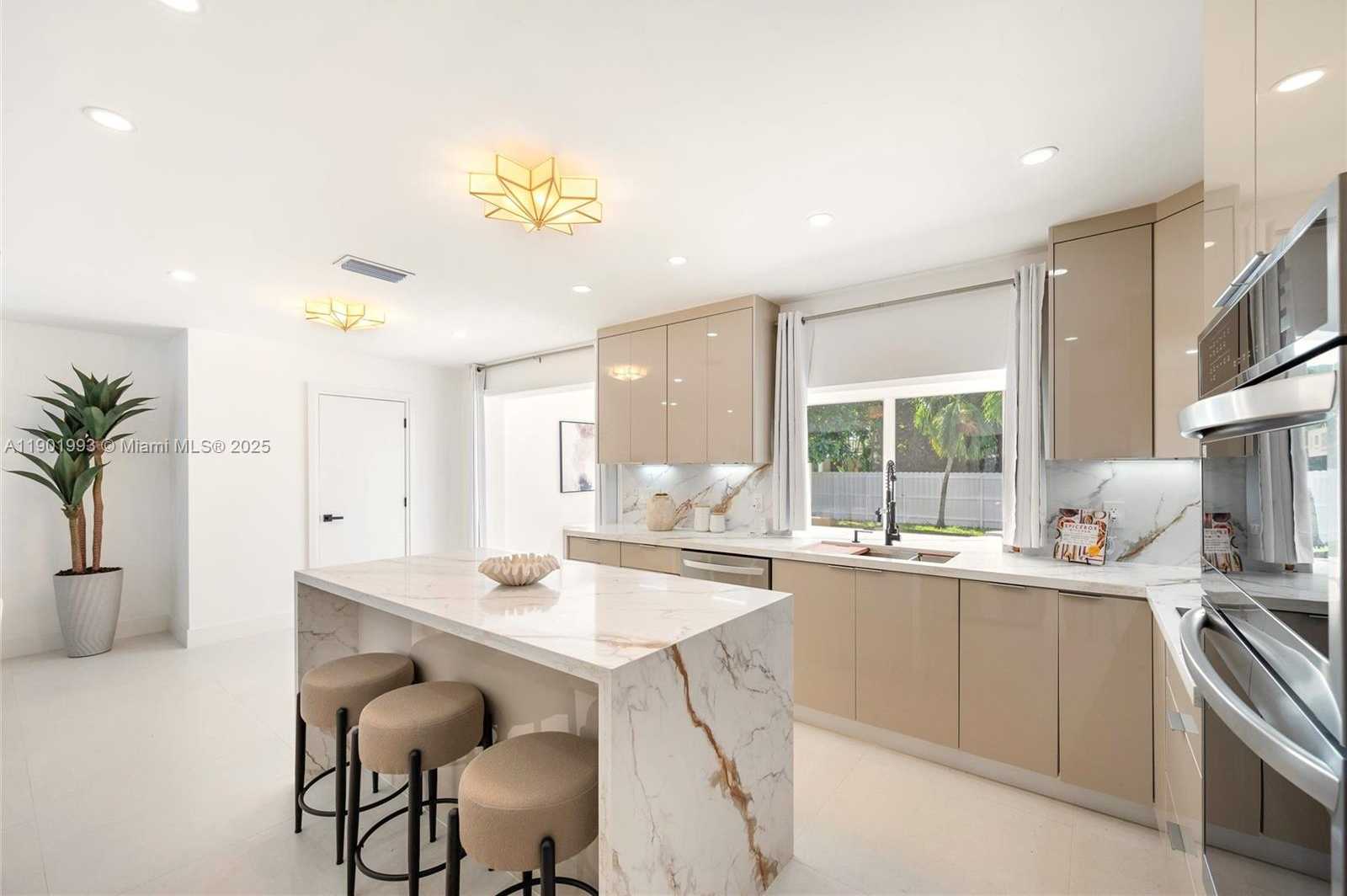 Small Image of 5512 GRANT ST, Hollywood Number 8