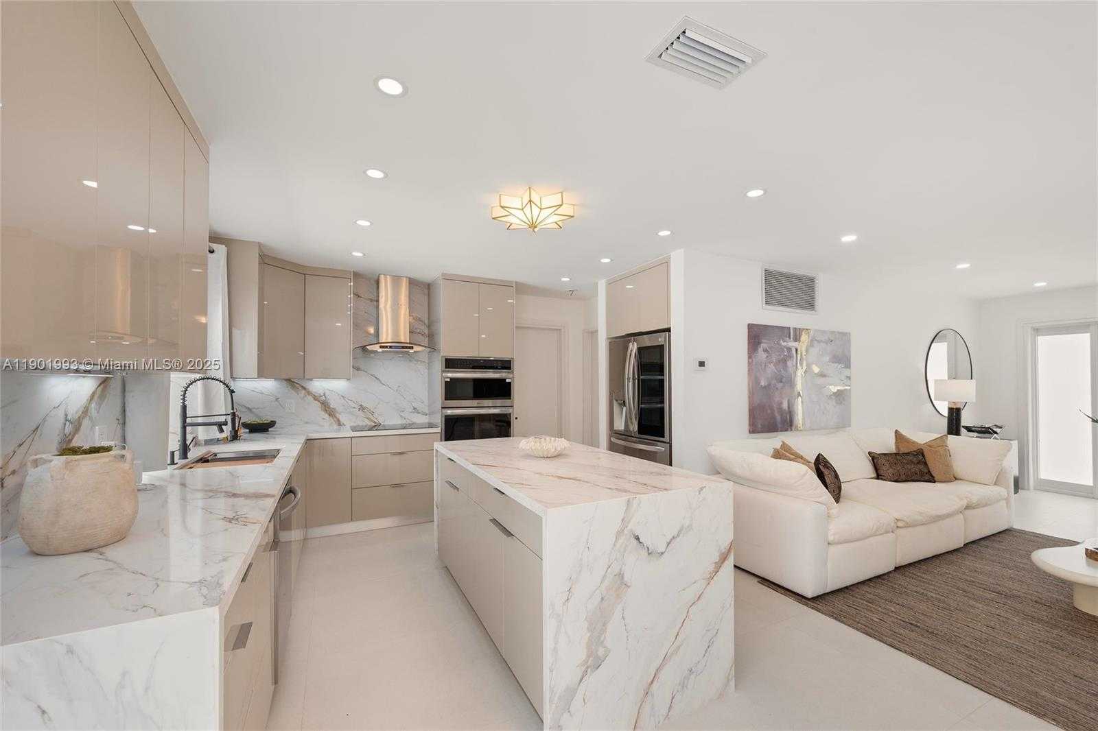 Small Image of 5512 GRANT ST, Hollywood Number 9
