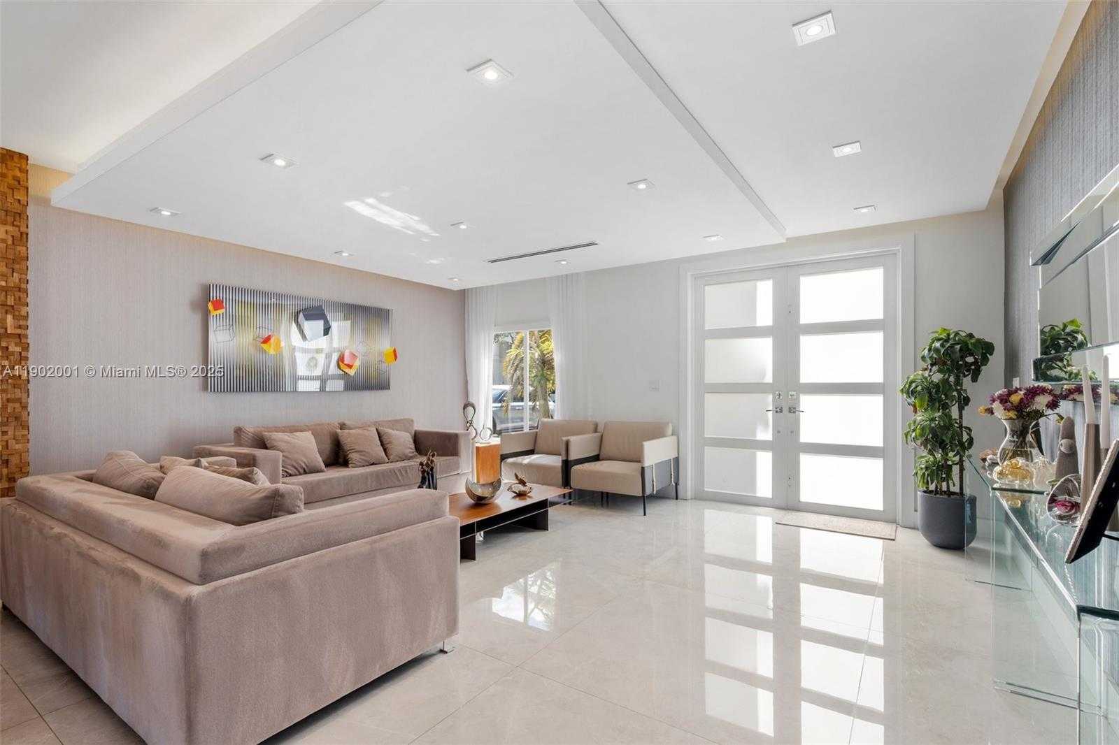 Small Image of 11325 NORTH WEST 66TH ST, Doral Number 11