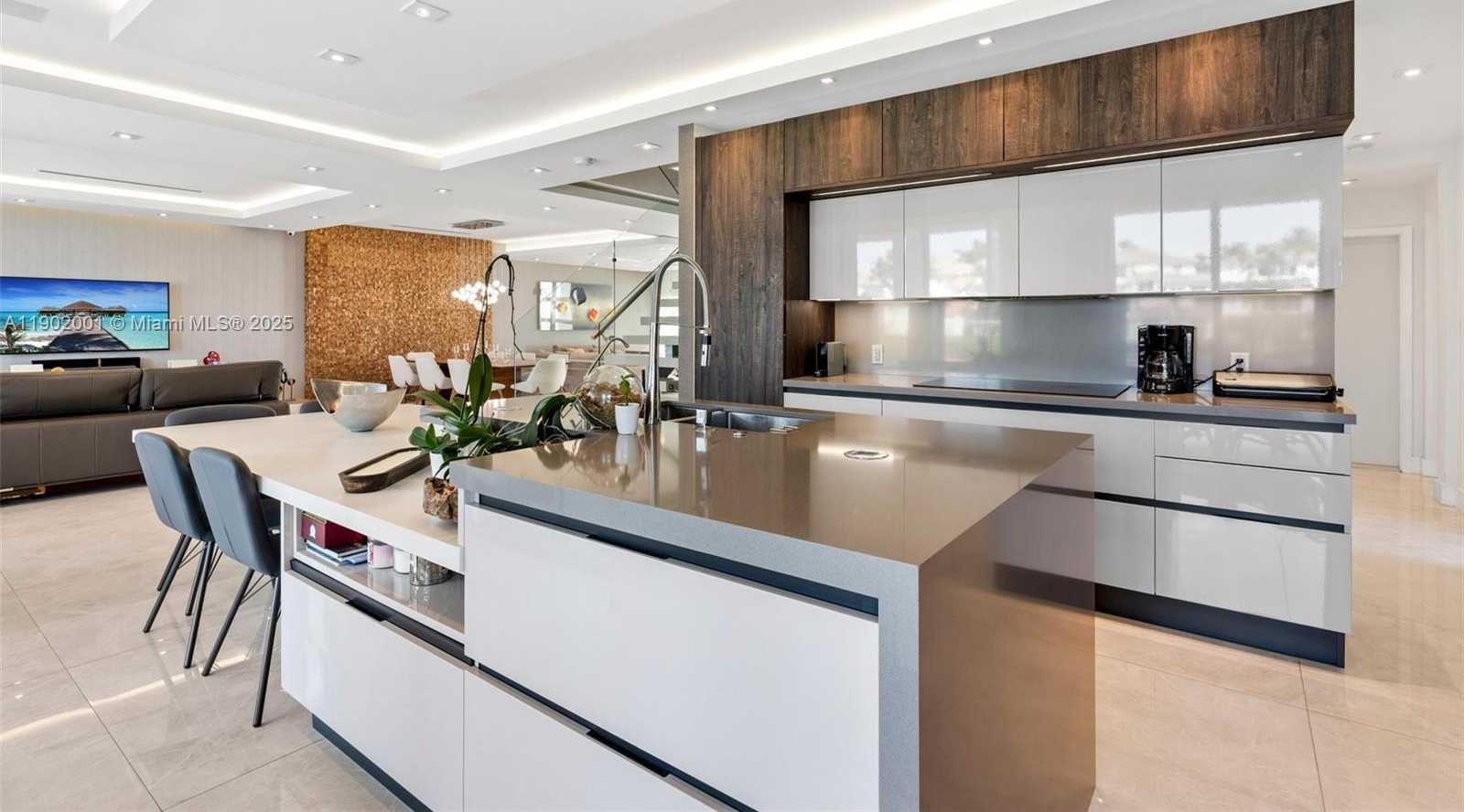 Small Image of 11325 NORTH WEST 66TH ST, Doral Number 19