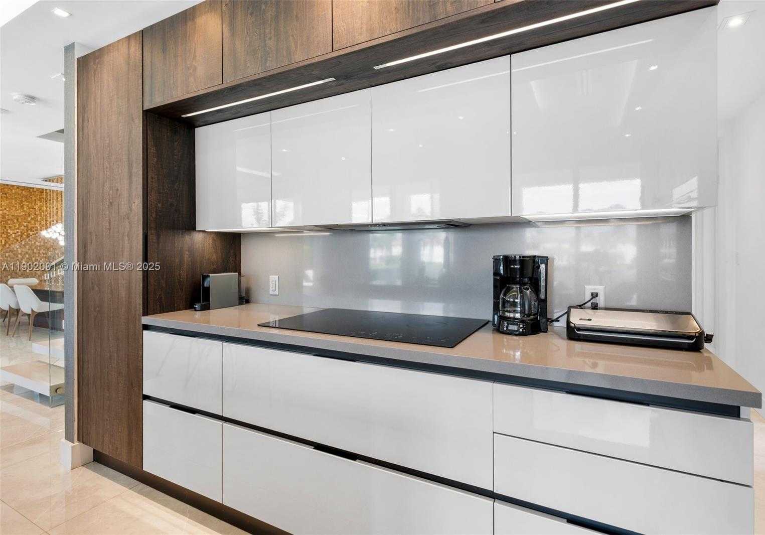 Small Image of 11325 NORTH WEST 66TH ST, Doral Number 21