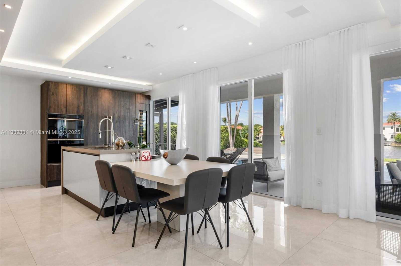 Small Image of 11325 NORTH WEST 66TH ST, Doral Number 23