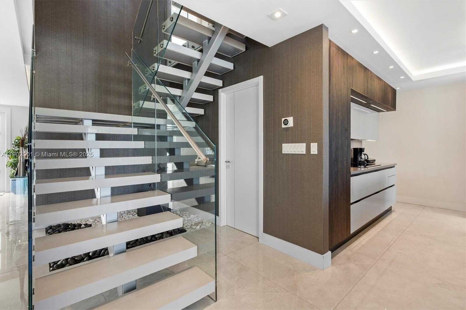 Small Image of 11325 NORTH WEST 66TH ST, Doral Number 30