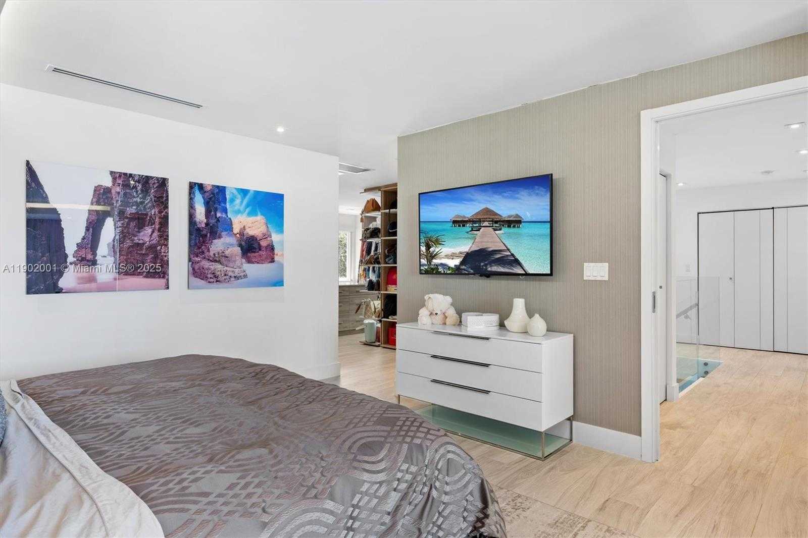 Small Image of 11325 NORTH WEST 66TH ST, Doral Number 38