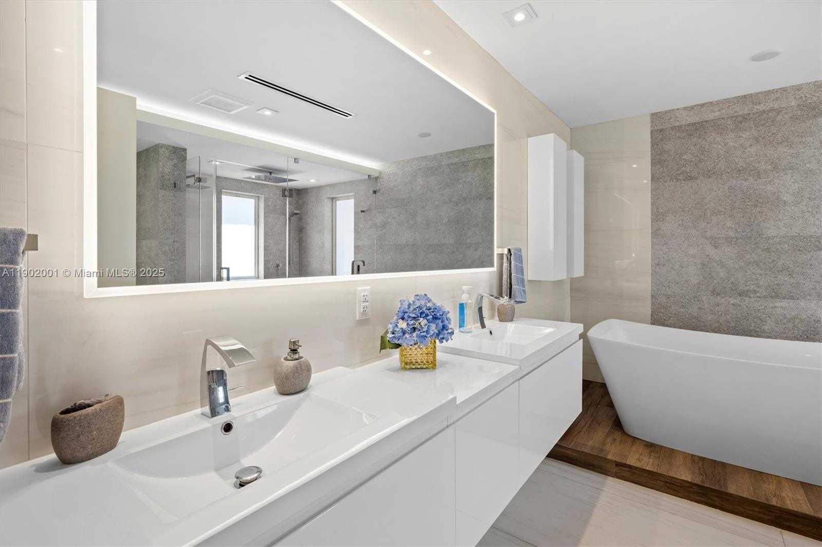 Small Image of 11325 NORTH WEST 66TH ST, Doral Number 48