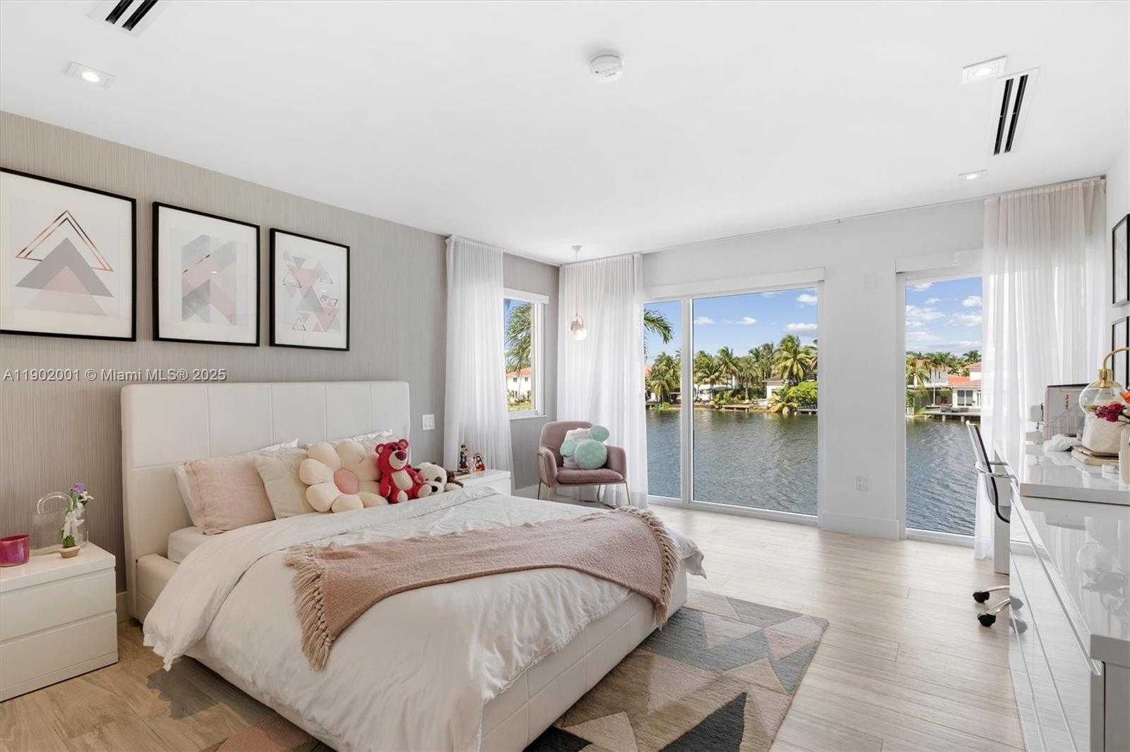 Small Image of 11325 NORTH WEST 66TH ST, Doral Number 49