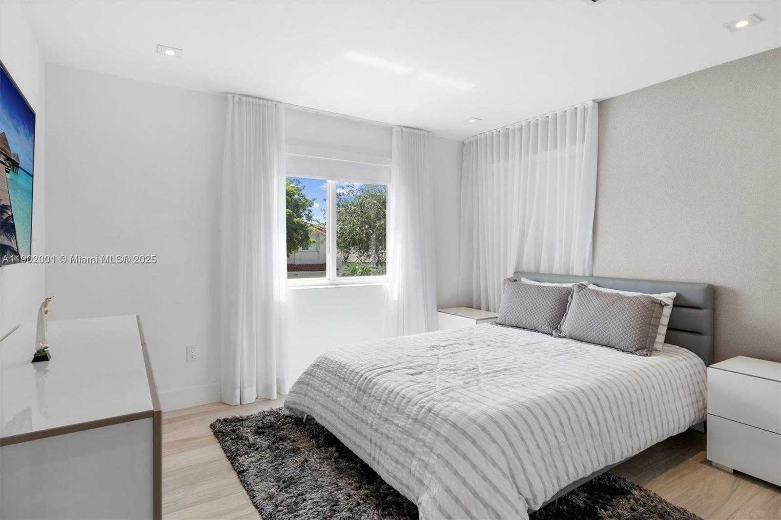 Small Image of 11325 NORTH WEST 66TH ST, Doral Number 61