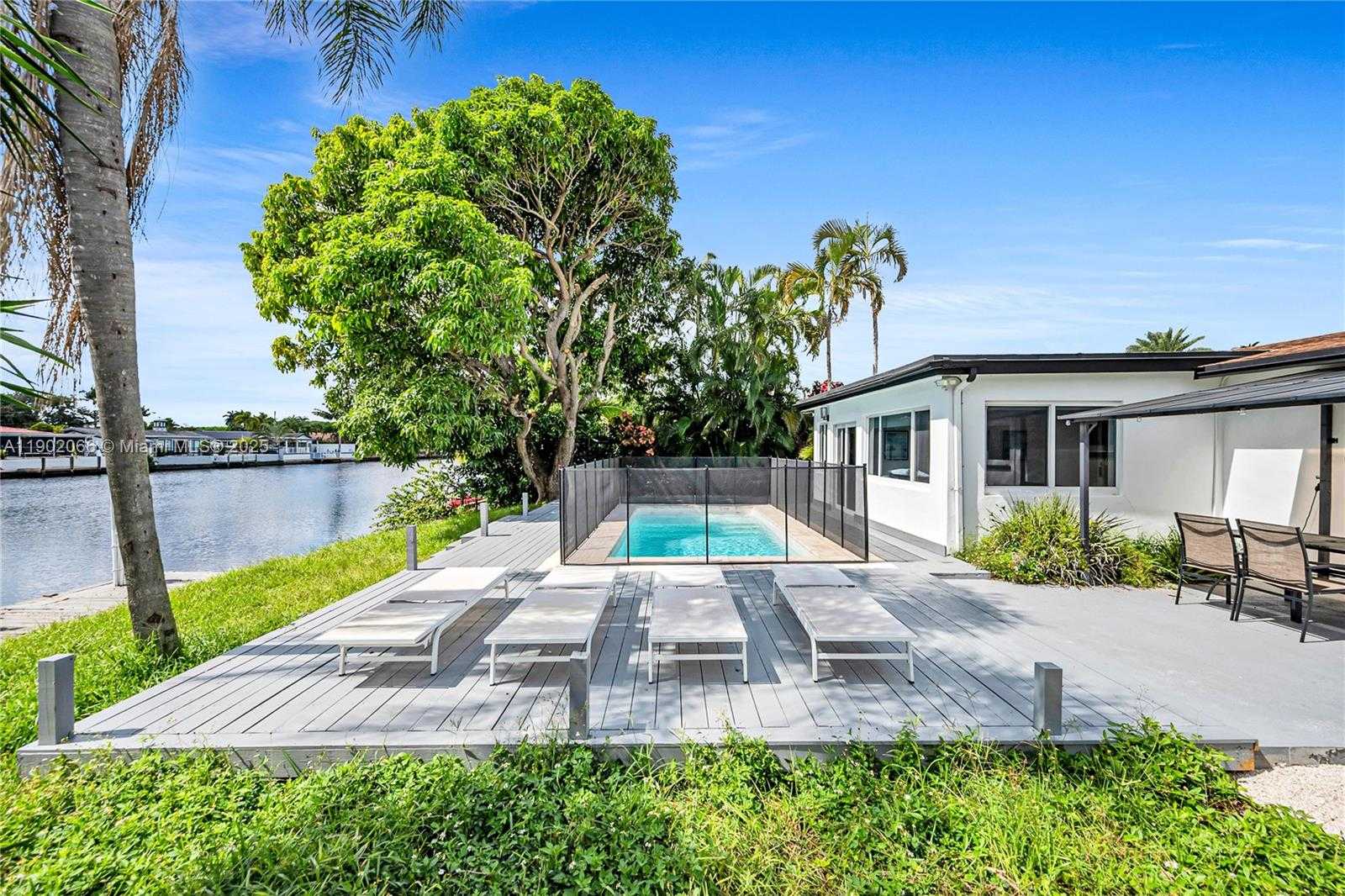 Small Image of 1040 NORTH WEST 30TH CT, Wilton Manors Number 2