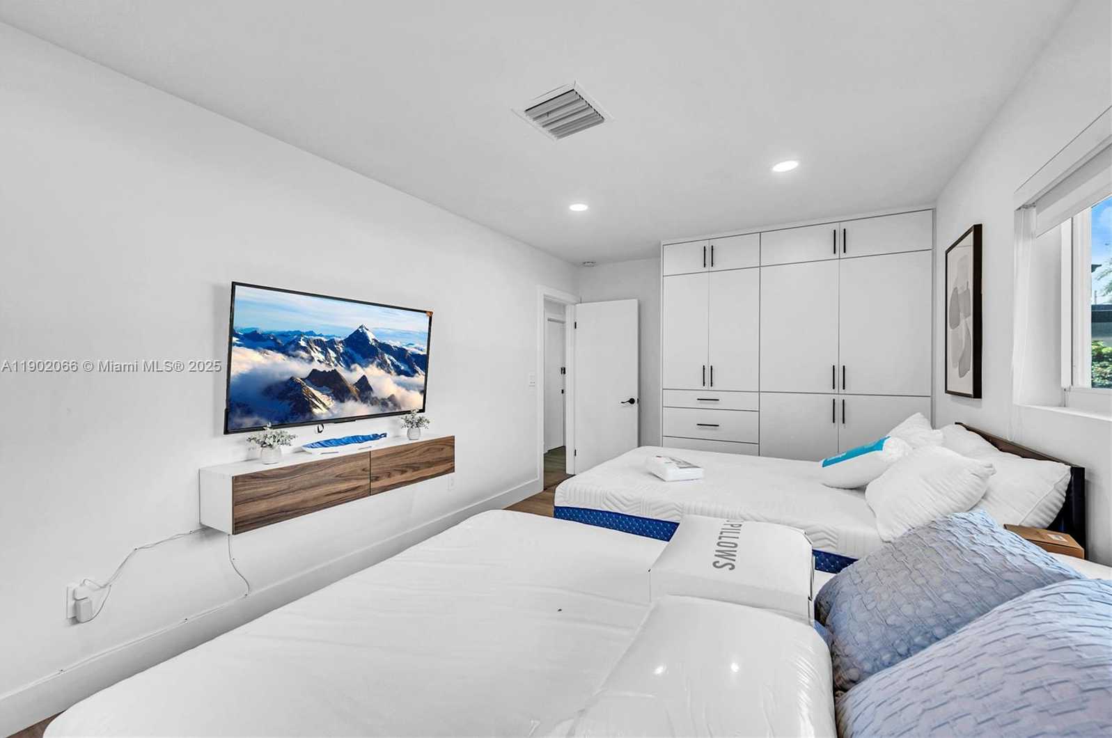 Small Image of 1040 NORTH WEST 30TH CT, Wilton Manors Number 47