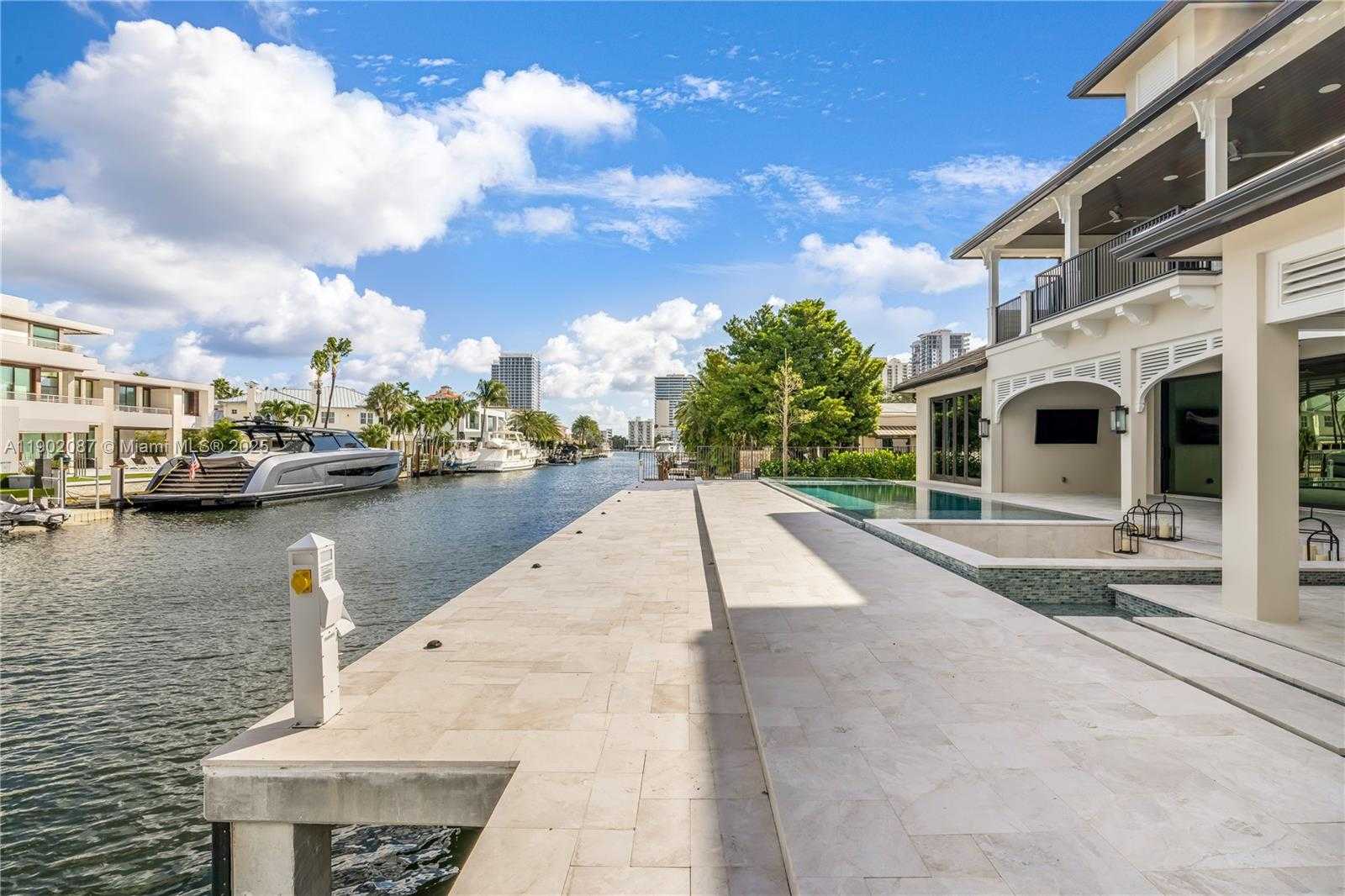Small Image of 2605 CASTILLA ISLE, Fort Lauderdale Number 14
