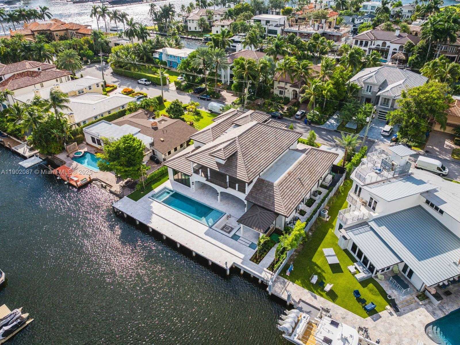 Small Image of 2605 CASTILLA ISLE, Fort Lauderdale Number 3