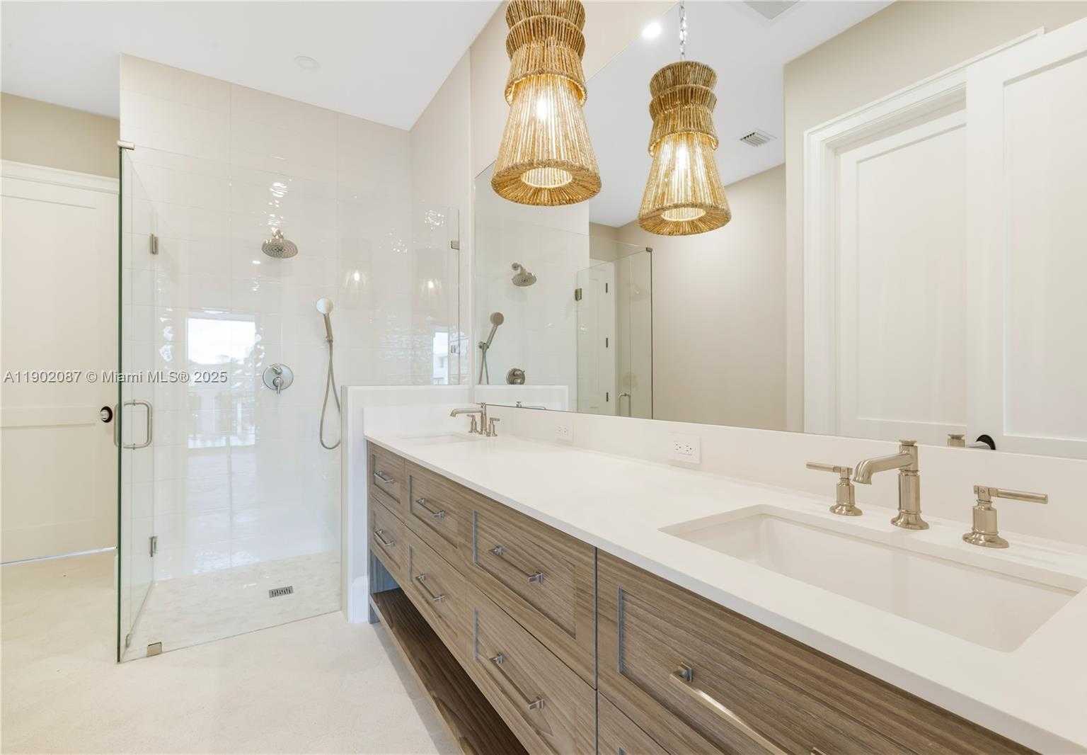 Small Image of 2605 CASTILLA ISLE, Fort Lauderdale Number 37