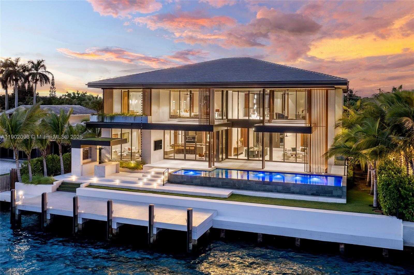 Small Image of 11404 NORTH BAYSHORE DR, North Miami Number 1