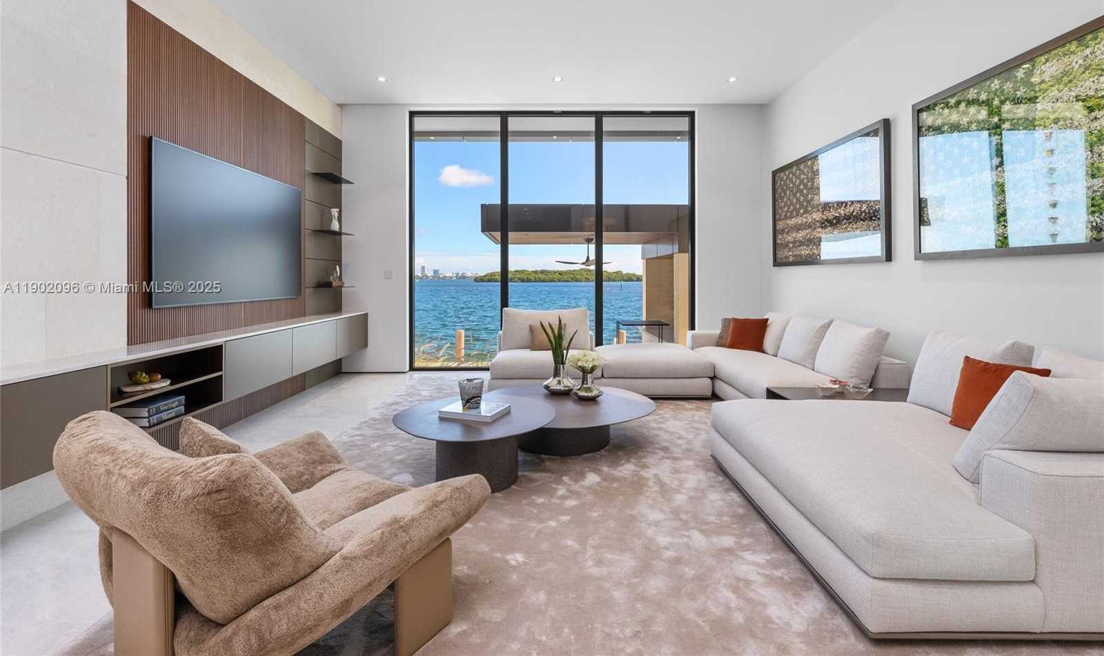 Small Image of 11404 NORTH BAYSHORE DR, North Miami Number 25