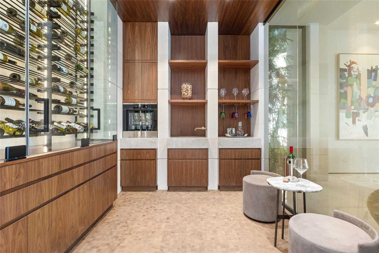 Small Image of 11404 NORTH BAYSHORE DR, North Miami Number 31