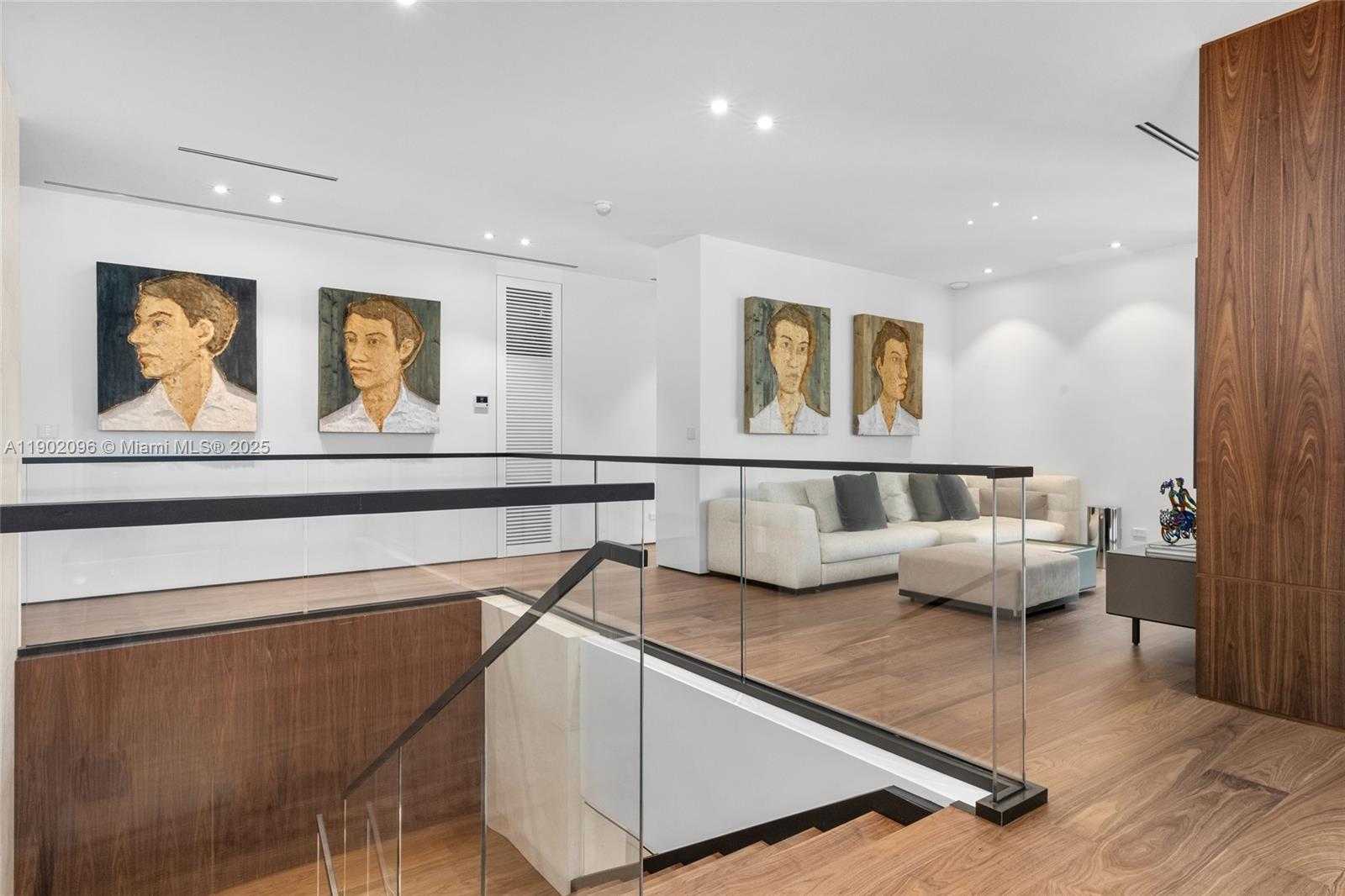 Small Image of 11404 NORTH BAYSHORE DR, North Miami Number 34