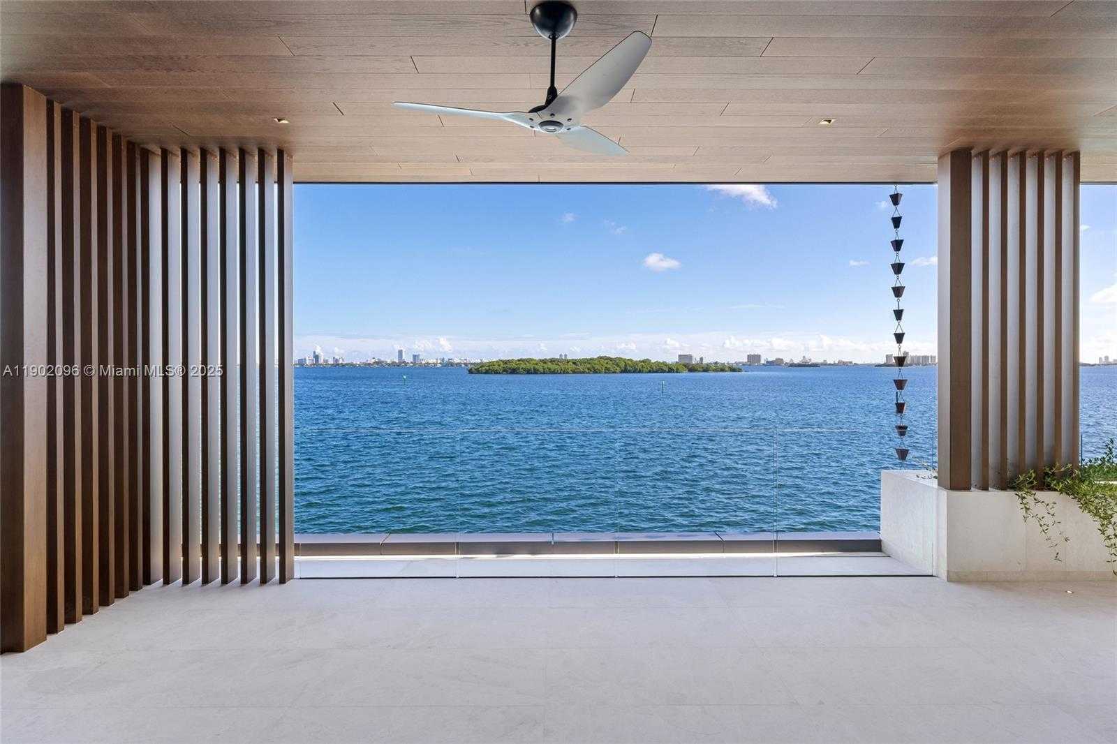 Small Image of 11404 NORTH BAYSHORE DR, North Miami Number 38