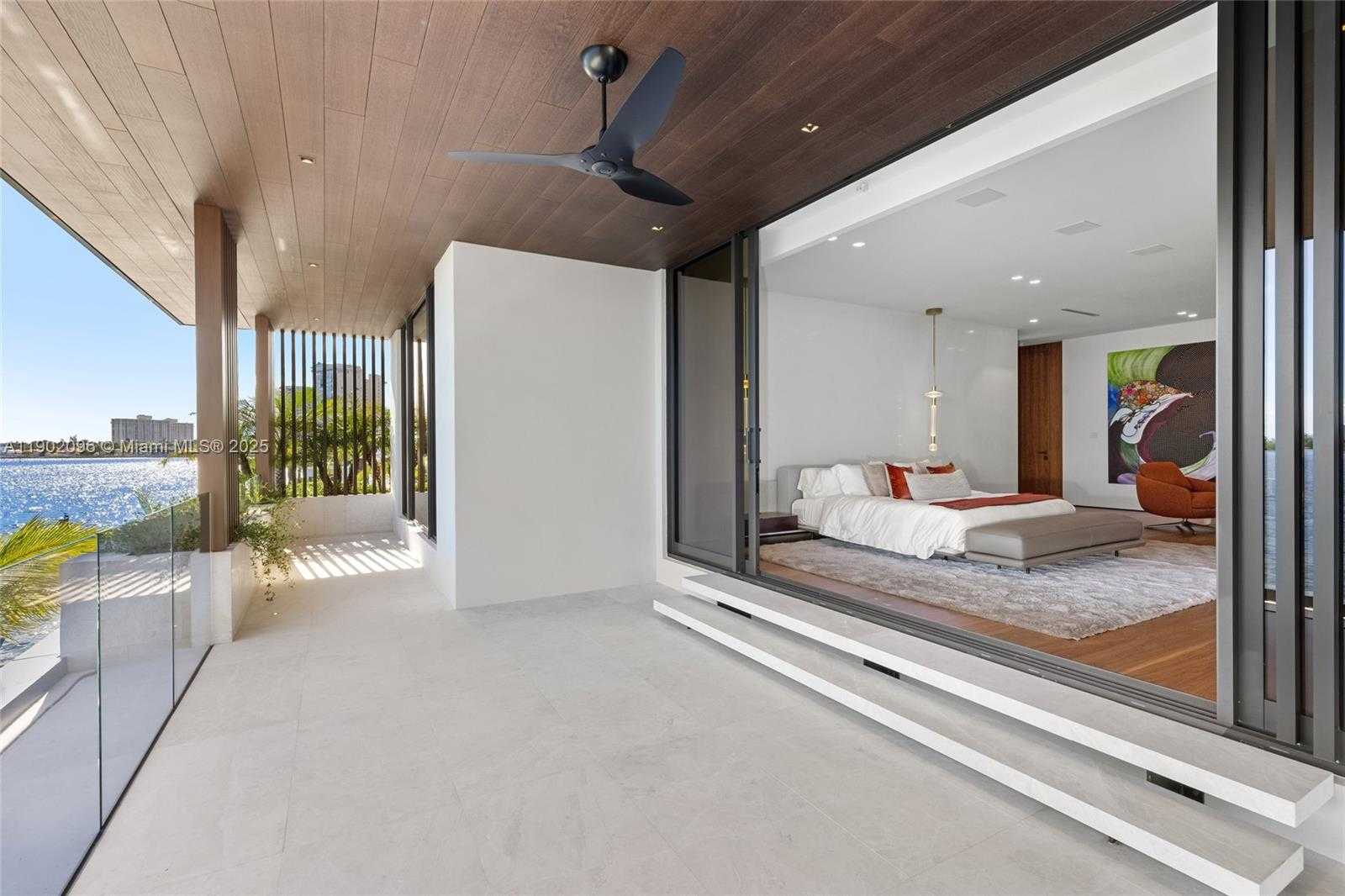 Small Image of 11404 NORTH BAYSHORE DR, North Miami Number 40