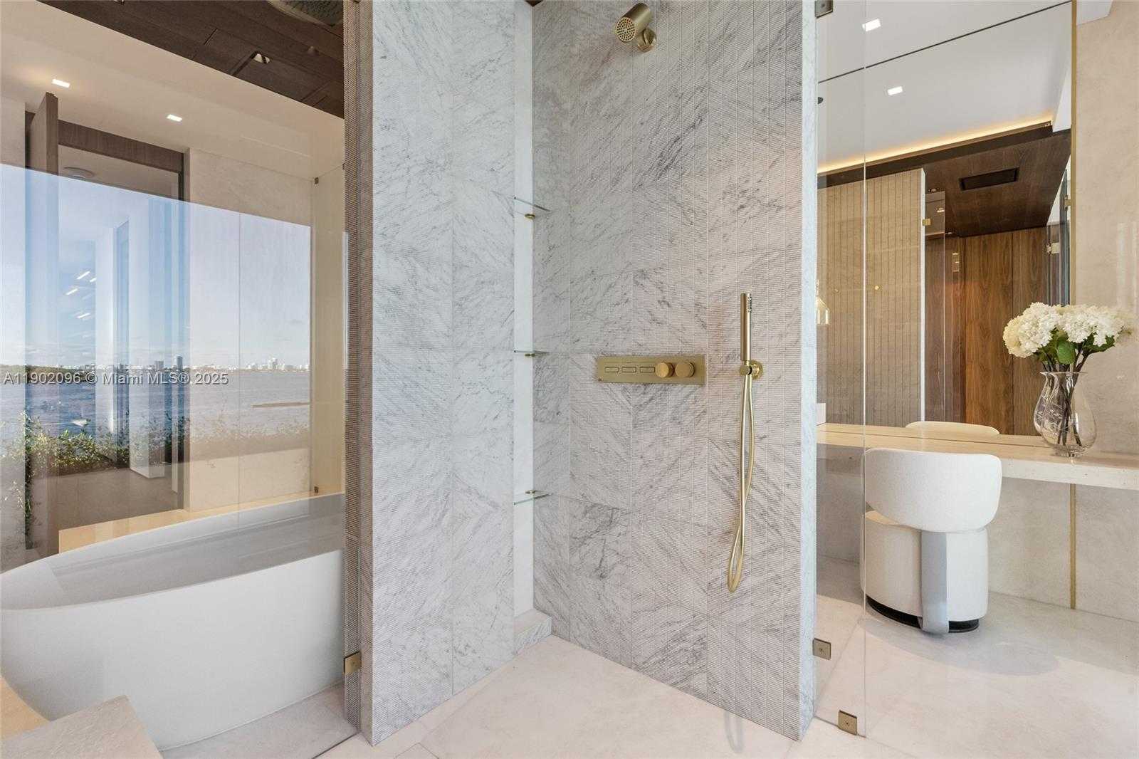 Small Image of 11404 NORTH BAYSHORE DR, North Miami Number 42