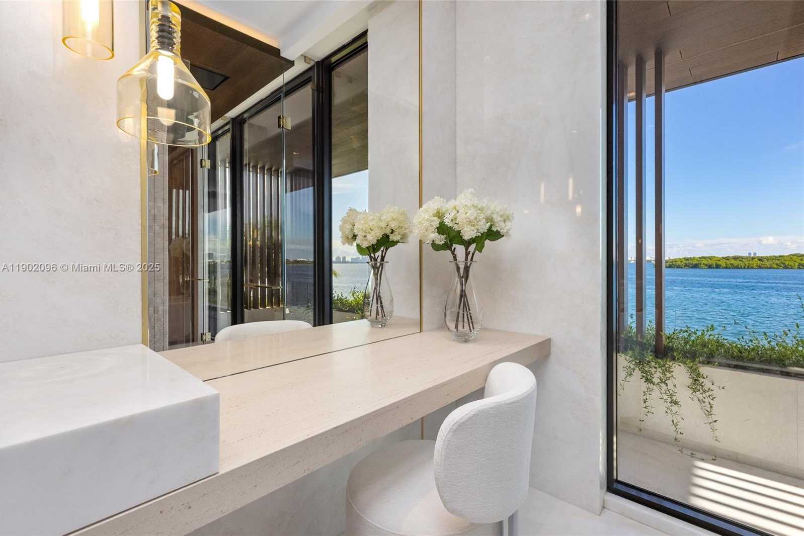 Small Image of 11404 NORTH BAYSHORE DR, North Miami Number 45