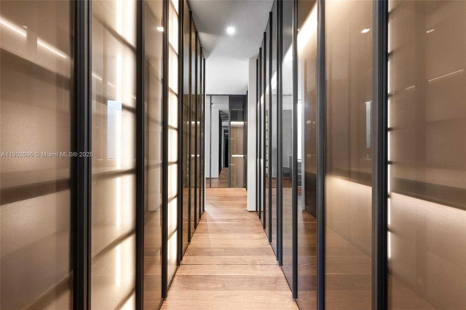 Small Image of 11404 NORTH BAYSHORE DR, North Miami Number 48